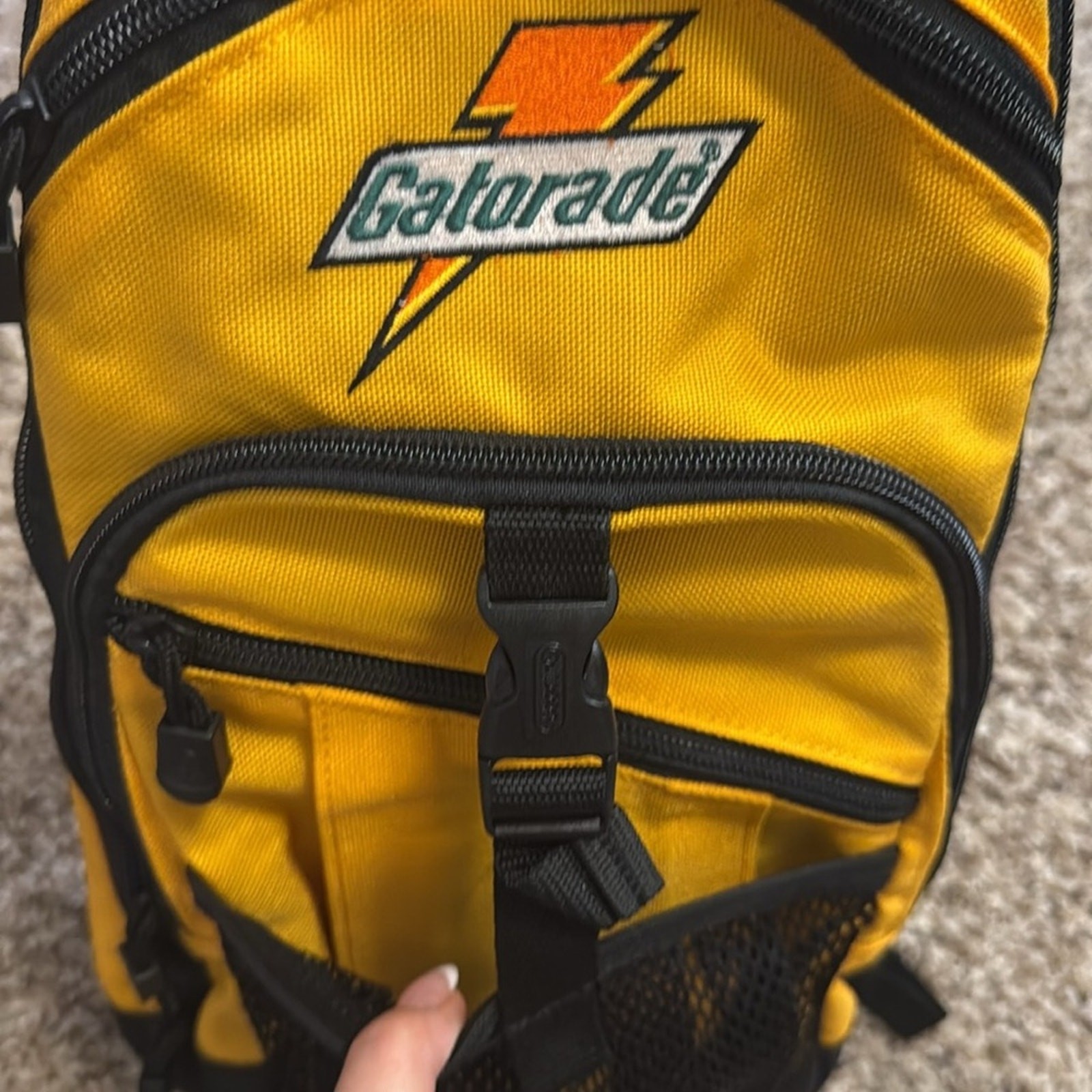 CAMELPAK Gatorade logo NWOT. Five compartments w/bladder compartment lightweight