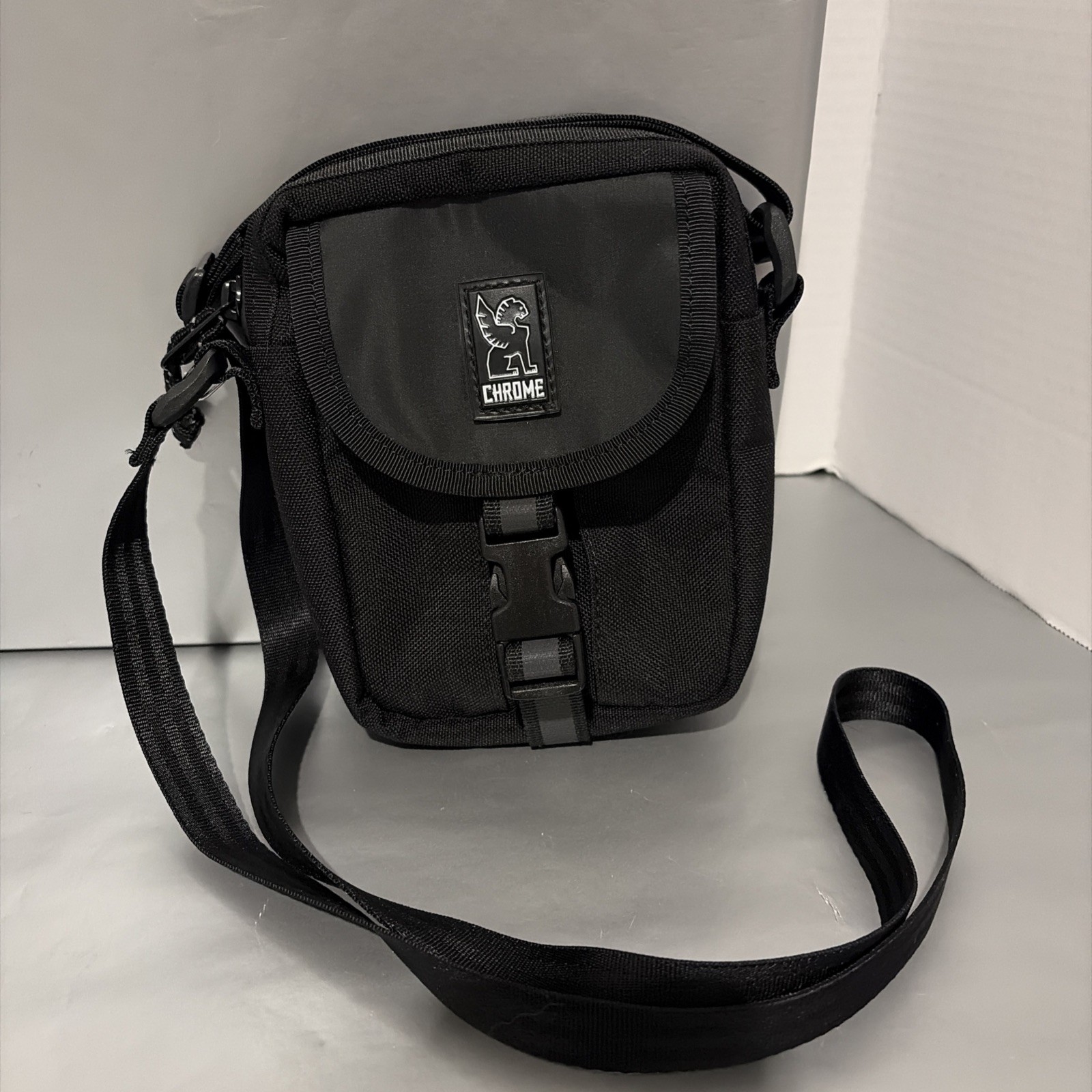CHROME INDUSTRIES Shoulder Accessary Pouch Crossbody Purse Bag with Strap RARE