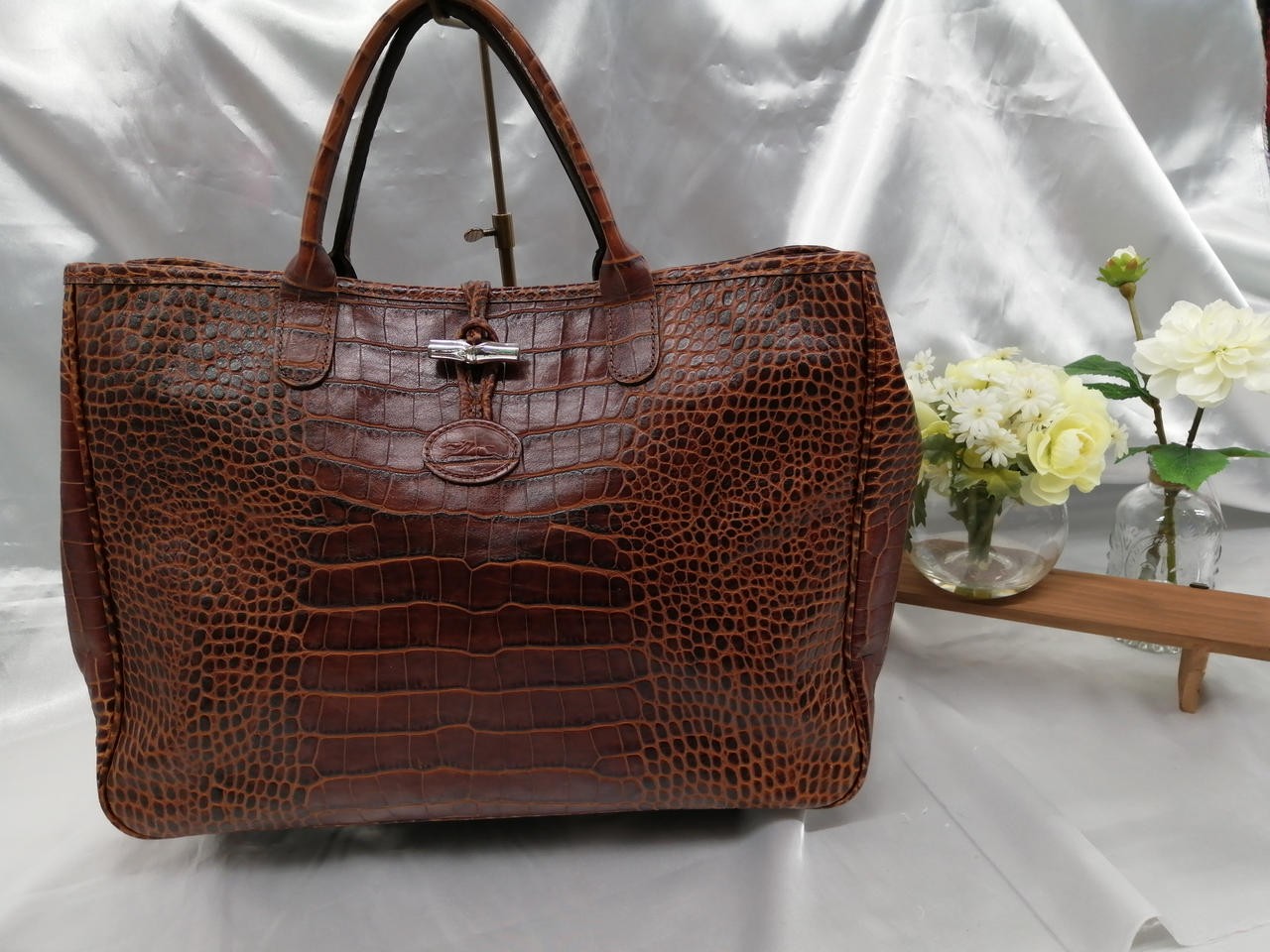 LONGCHAMP Croc Embossed Leather Handbag 18cm×17cm Rare Luxury Mini Bag Womens
