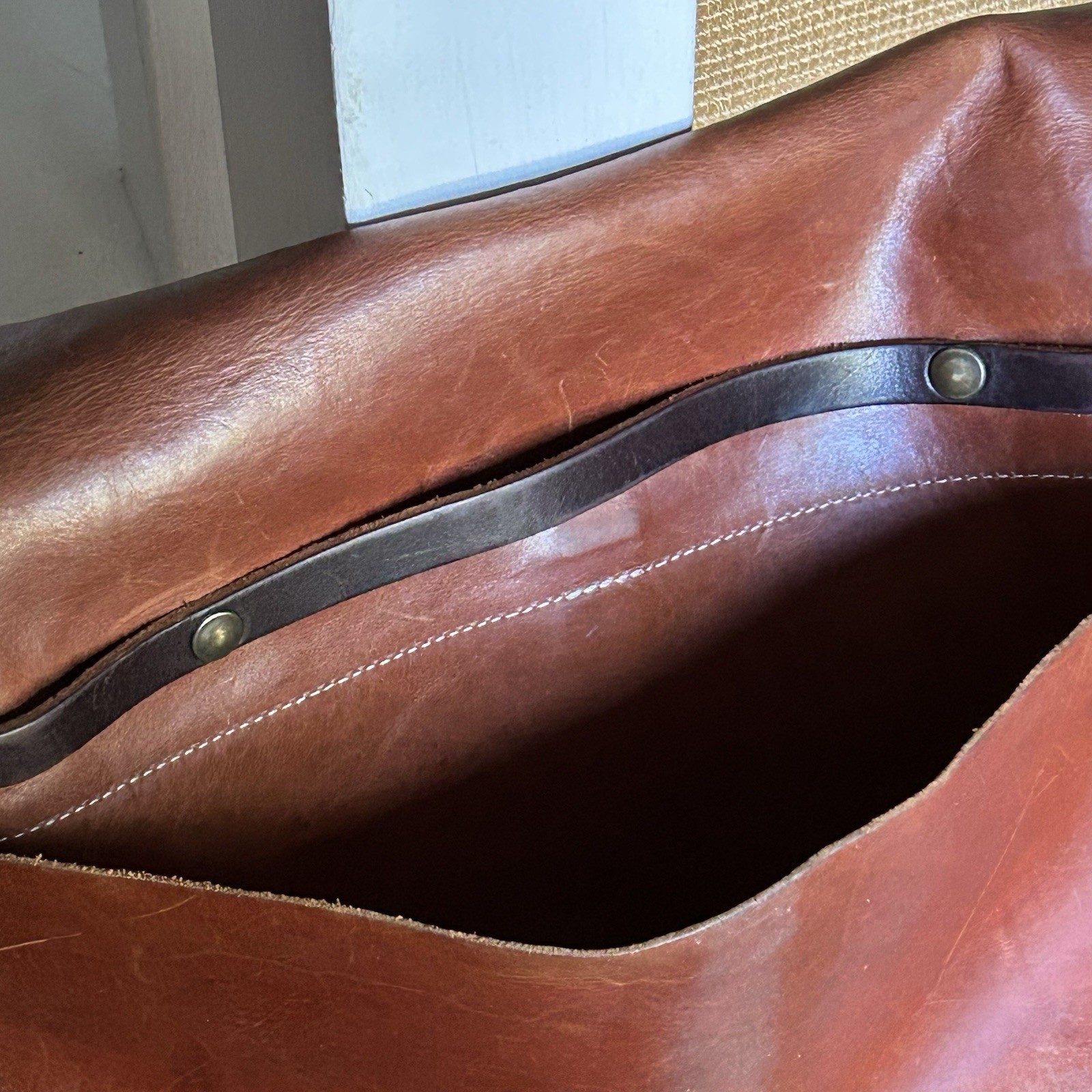 Whipping Post WP Standard Large Leather Brown Distressed Messenger Bag