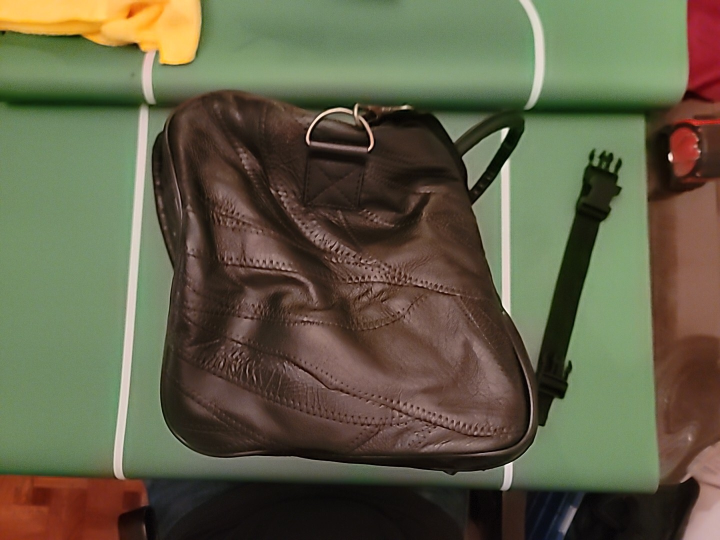 LEATHER TRAVEL DUFFLE BAG 17×10×9 4 POCKETS WITH ZIPPERS, MADE IN CHINA