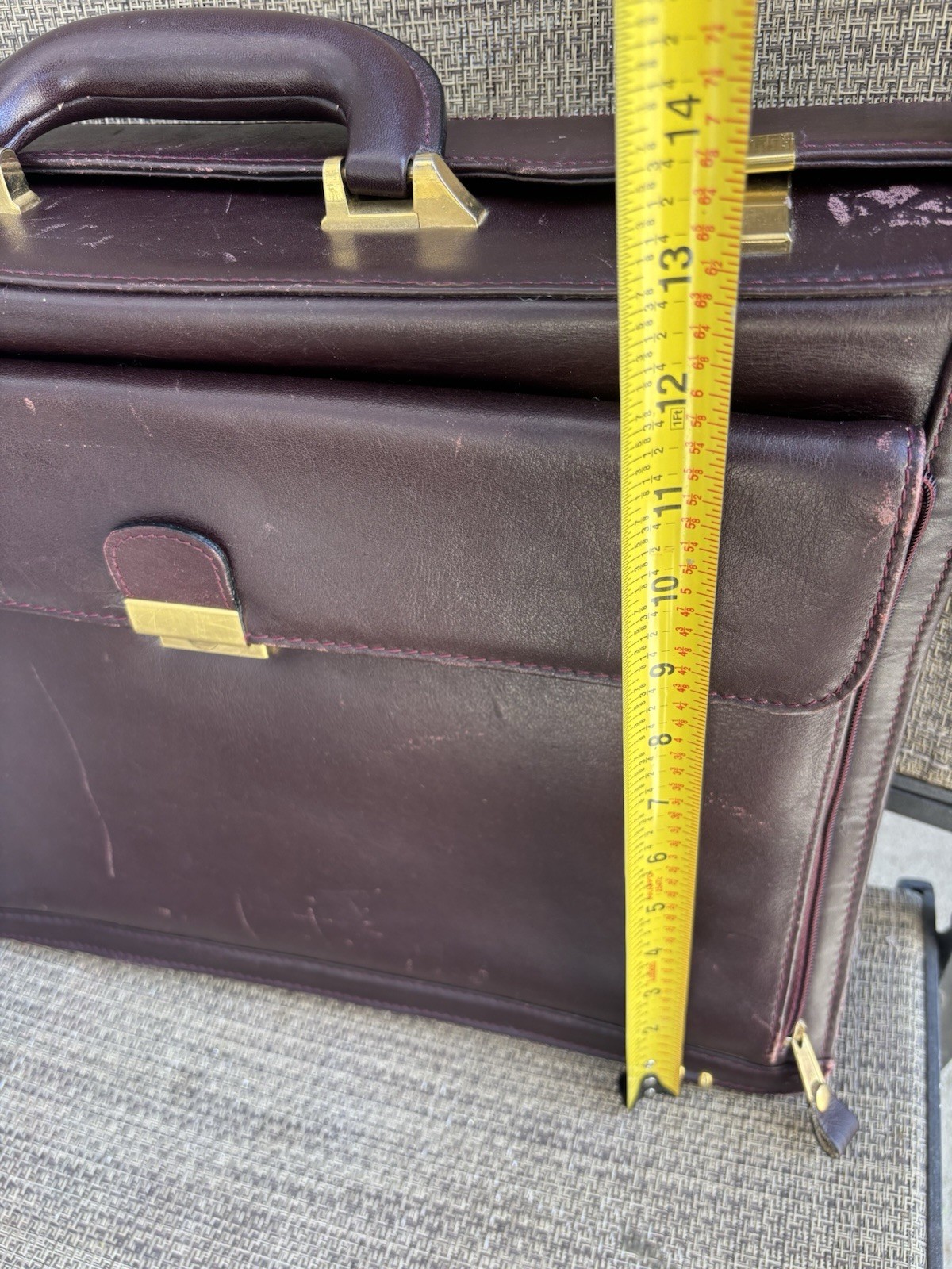 Brown Briefcase/Document Case with Brass Hardware, Inner Pockets & Dividers