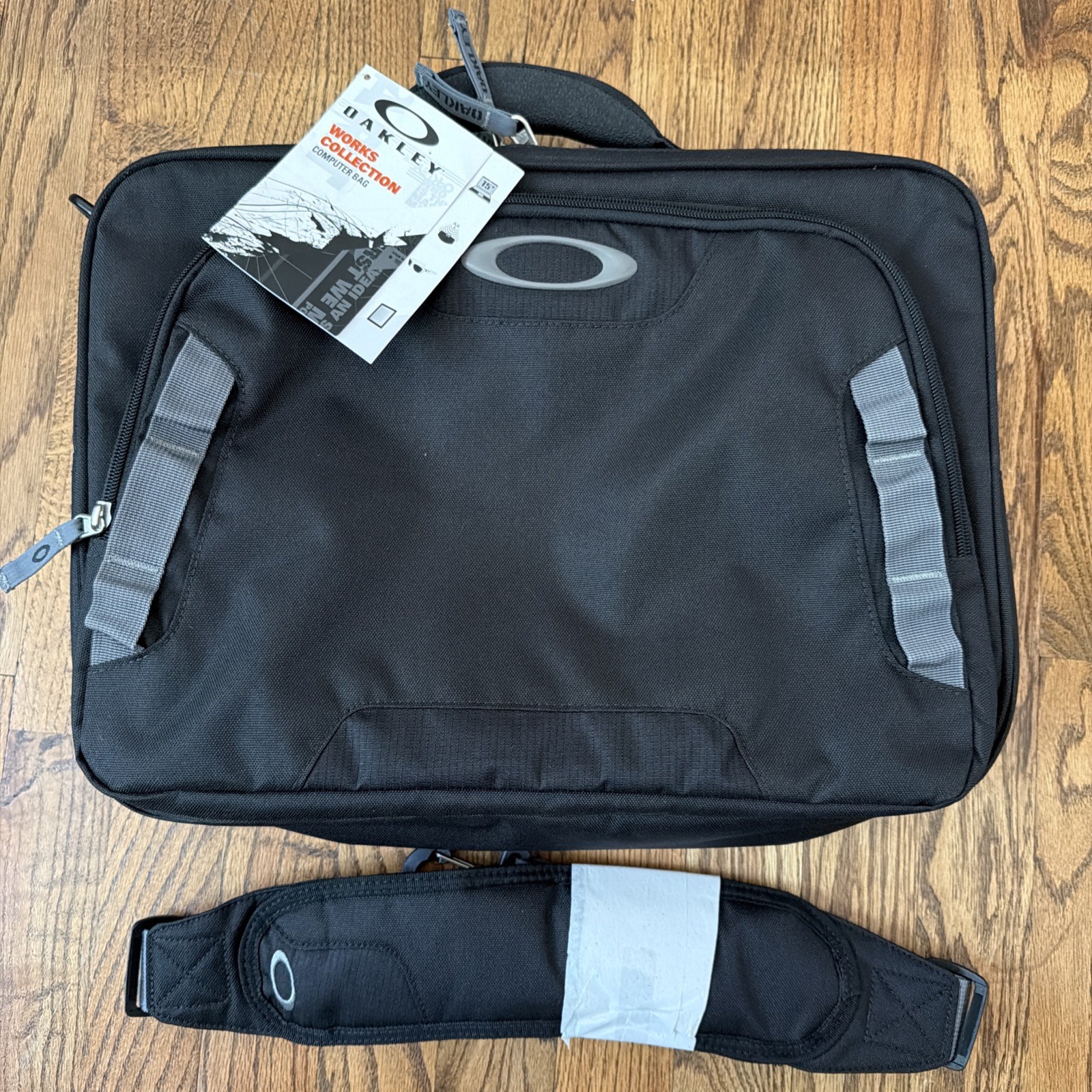 Oakley Messenger Bag Briefcase Shoulder Bag Padded Laptop Multipockets Black GUC
