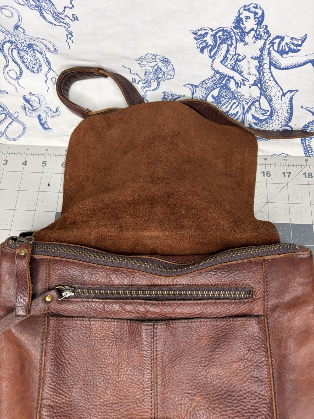 DULUTH TRADING CO. Lifetime Leather Brown Convertible Backpack Crossbody Bag