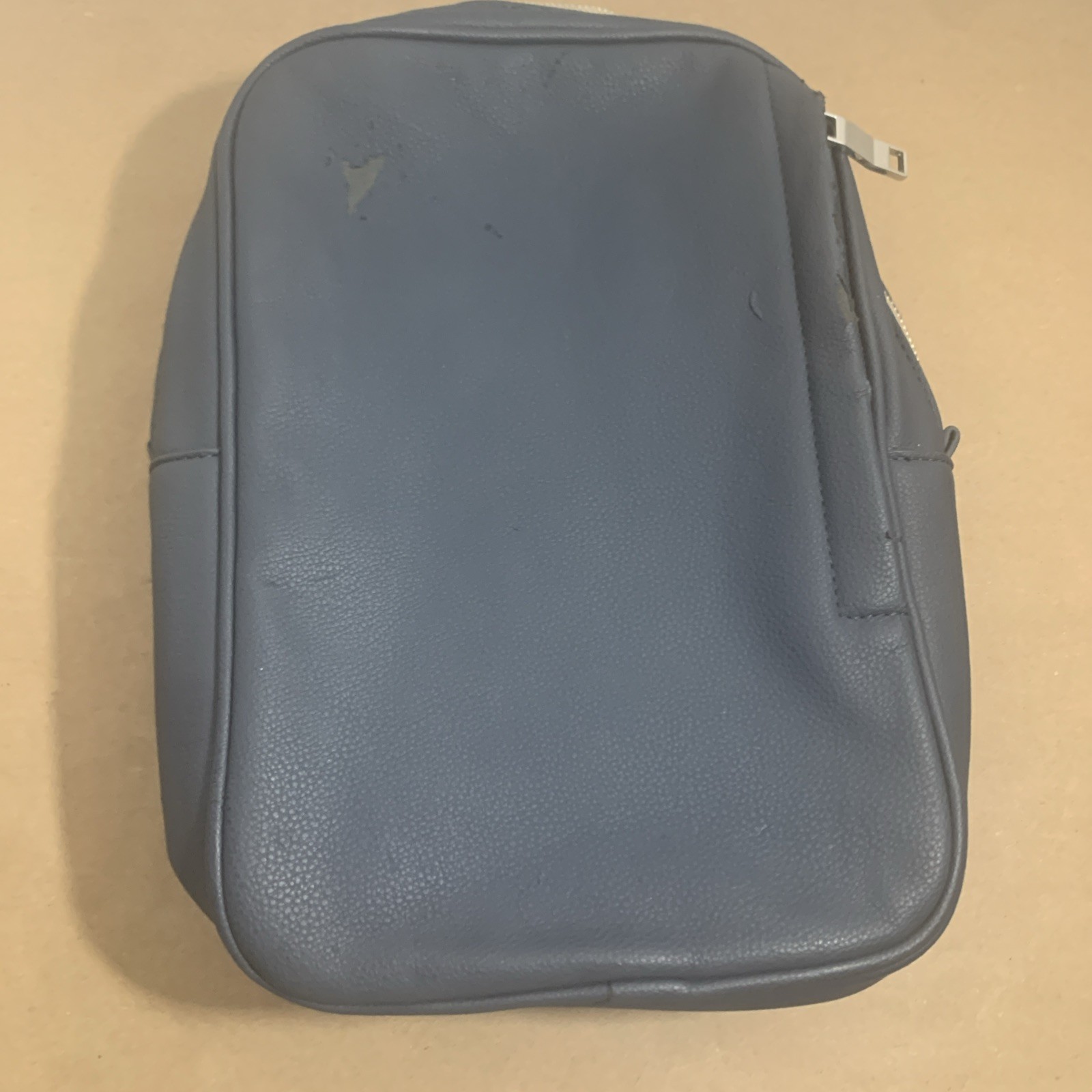 Zara men’s Blue/Cream zippered minimalist crossbody/sling messenger bag w/strap