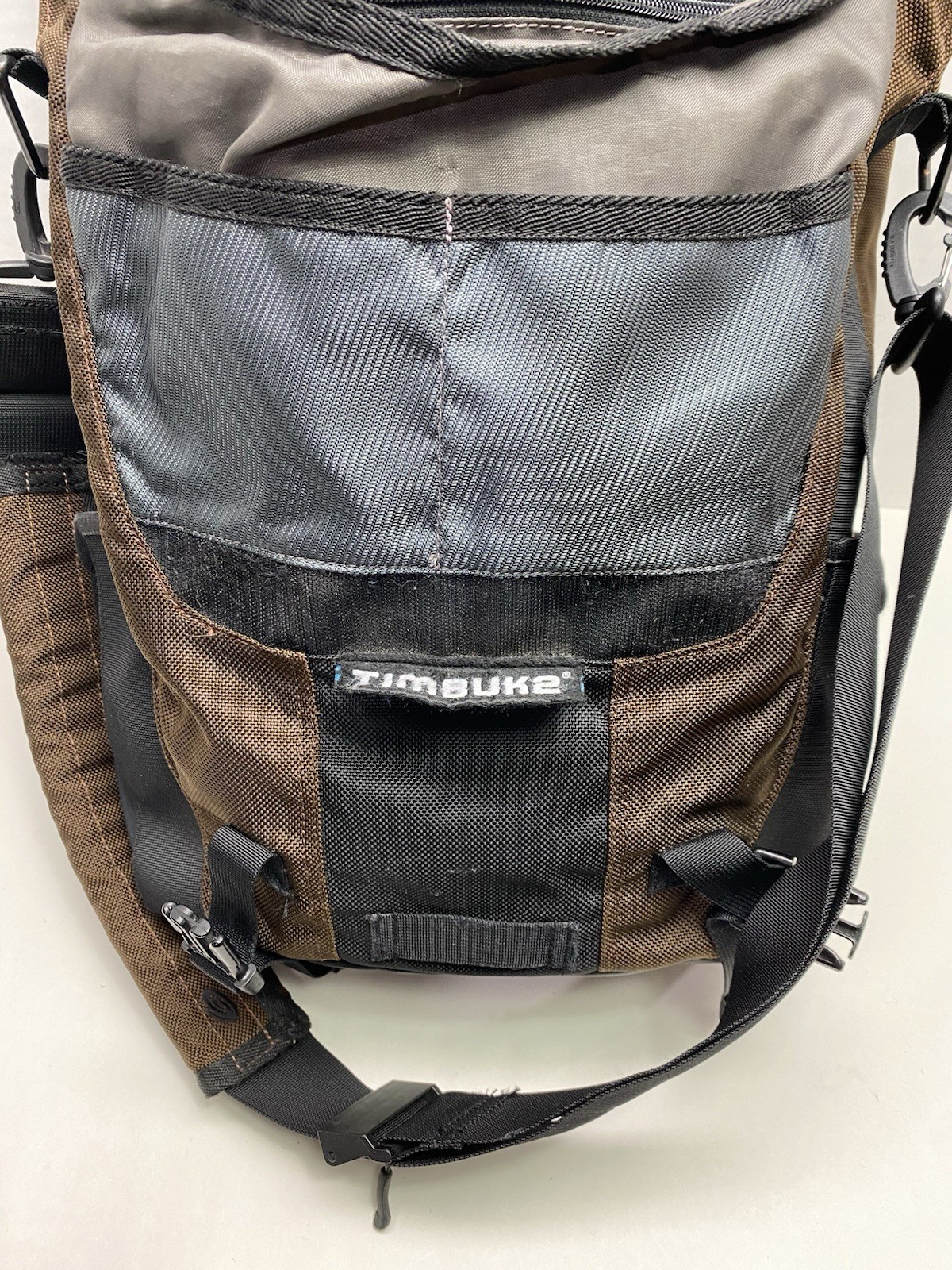 TIMBUK2 Medium Brown & Black Messenger Commute Bag Laptop Luggage Passthrough