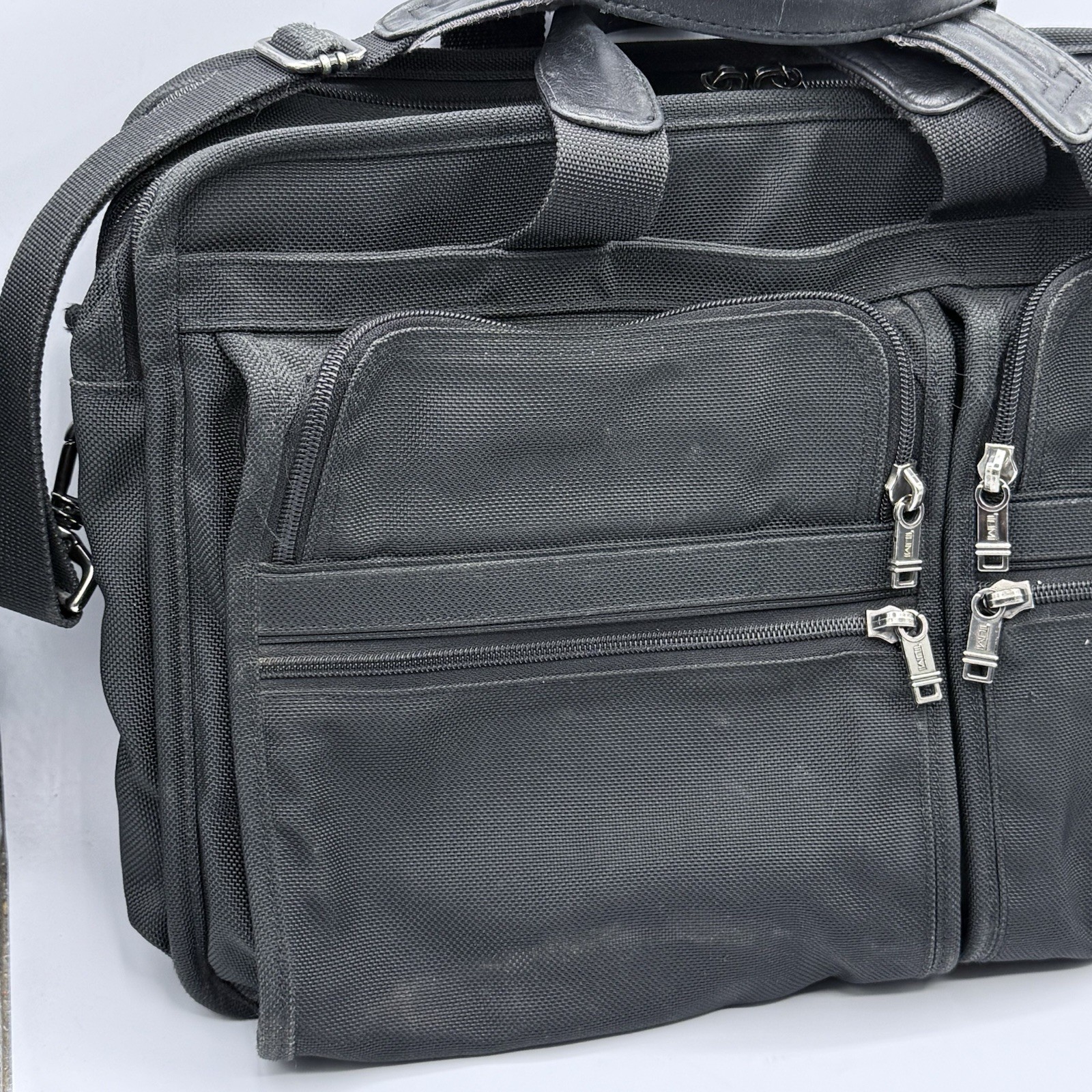 TUMI Alpha Black Ballistic expandable Laptop Business Briefcase 26041D4 EUC