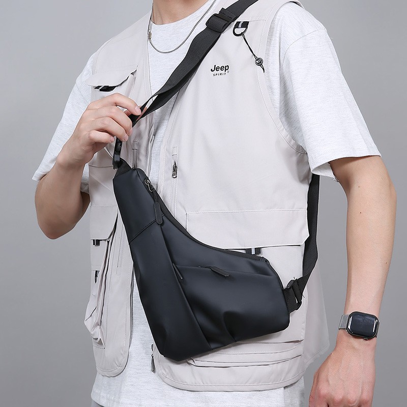 Anti Theft Close Fitting Chest Bag Men’s Triangle Bag Crossbody Sports Sling Bag