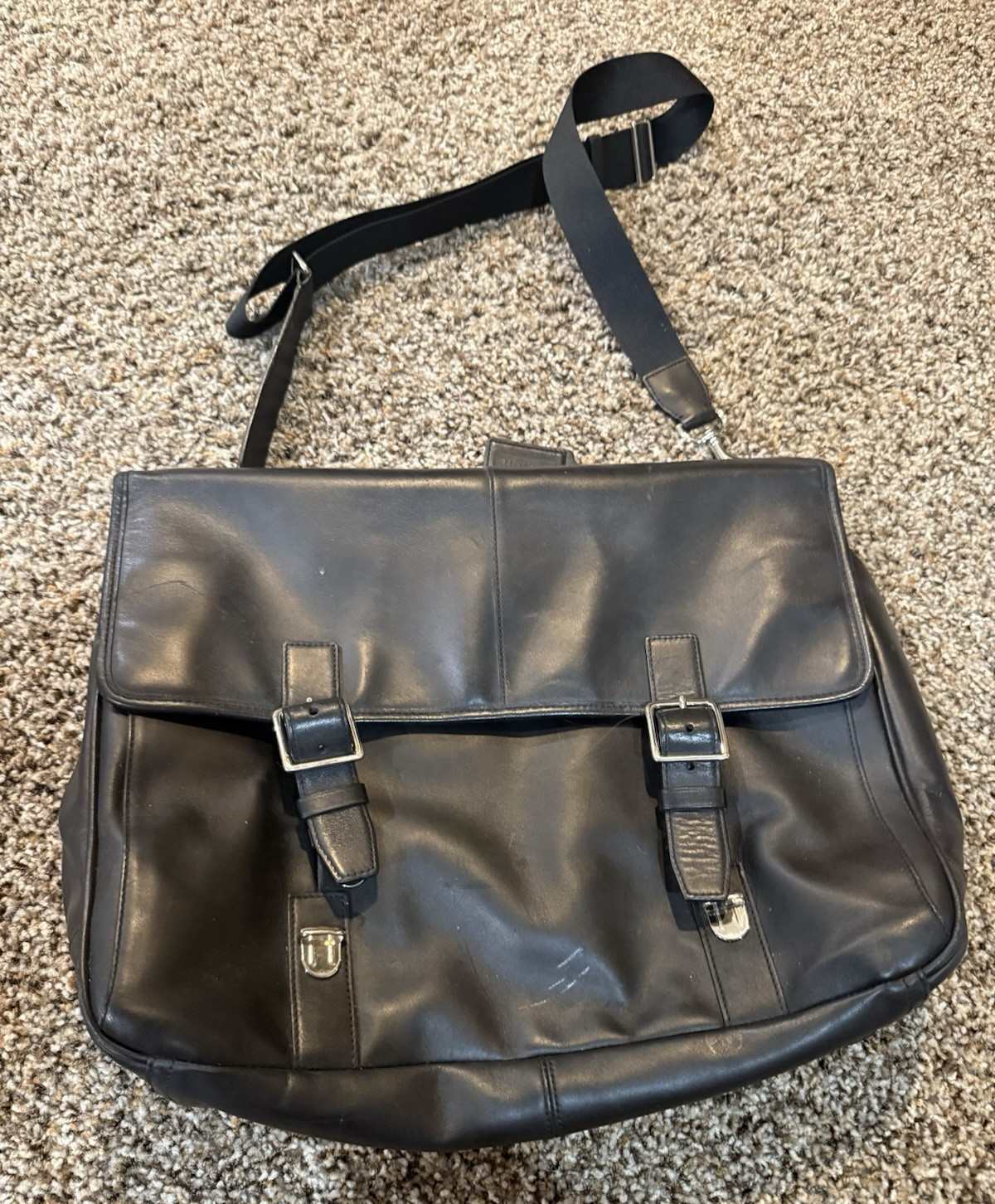 Men’s Black Messenger Bag Buckle Closure Adjustable Shoulder Strap Pockets