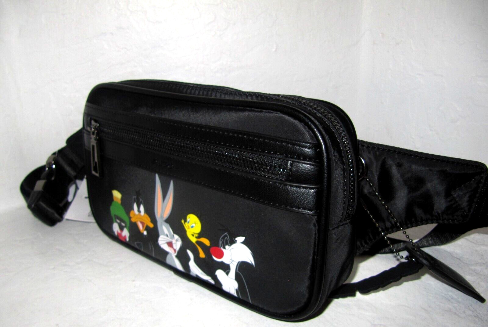 Aldo New Looney Tunes LTD Bugs Bunny Daffy Duck Tweedy Bird Fanny Pack Belt Bag