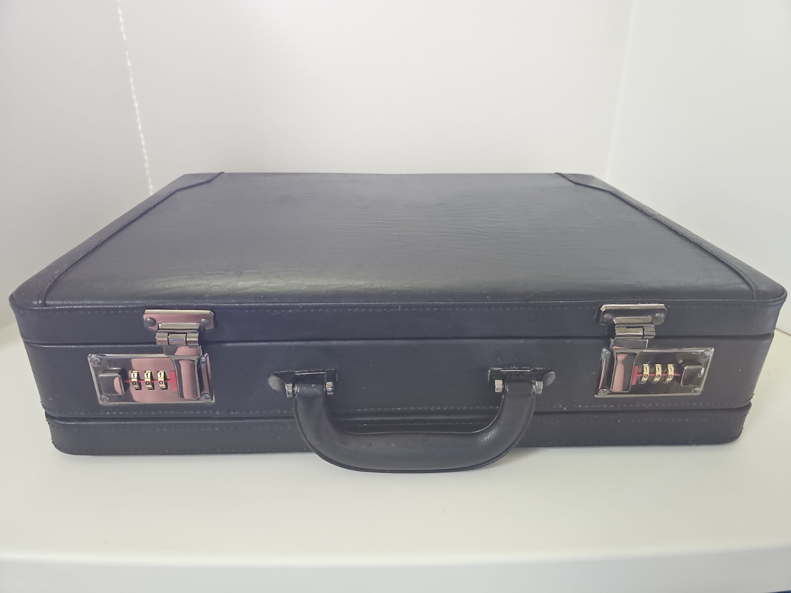 Business Class Black Hard Side Briefcase 17″×12″×4″ Faux Leather Work, Play Prop