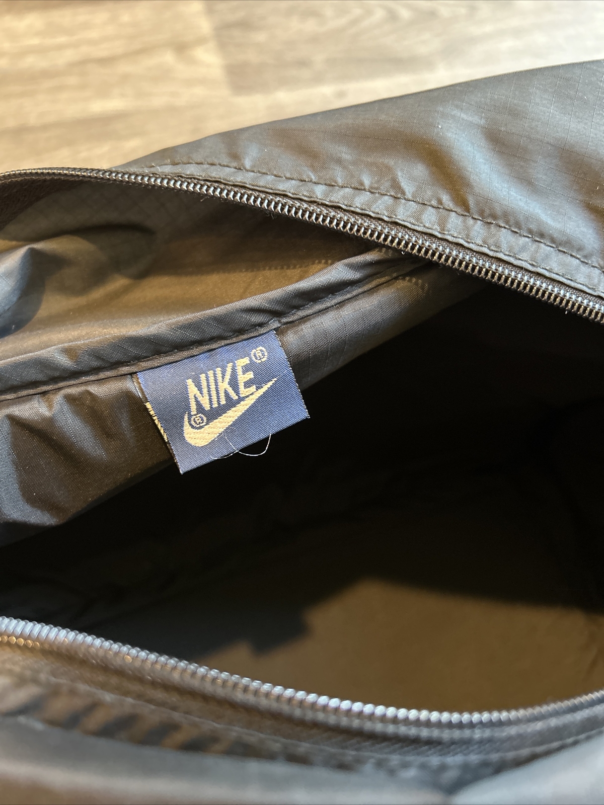 VTG 1980’s Nike Duffle Bag Big Logo Black/White RARE! blue tag Taiwan 1986 OG