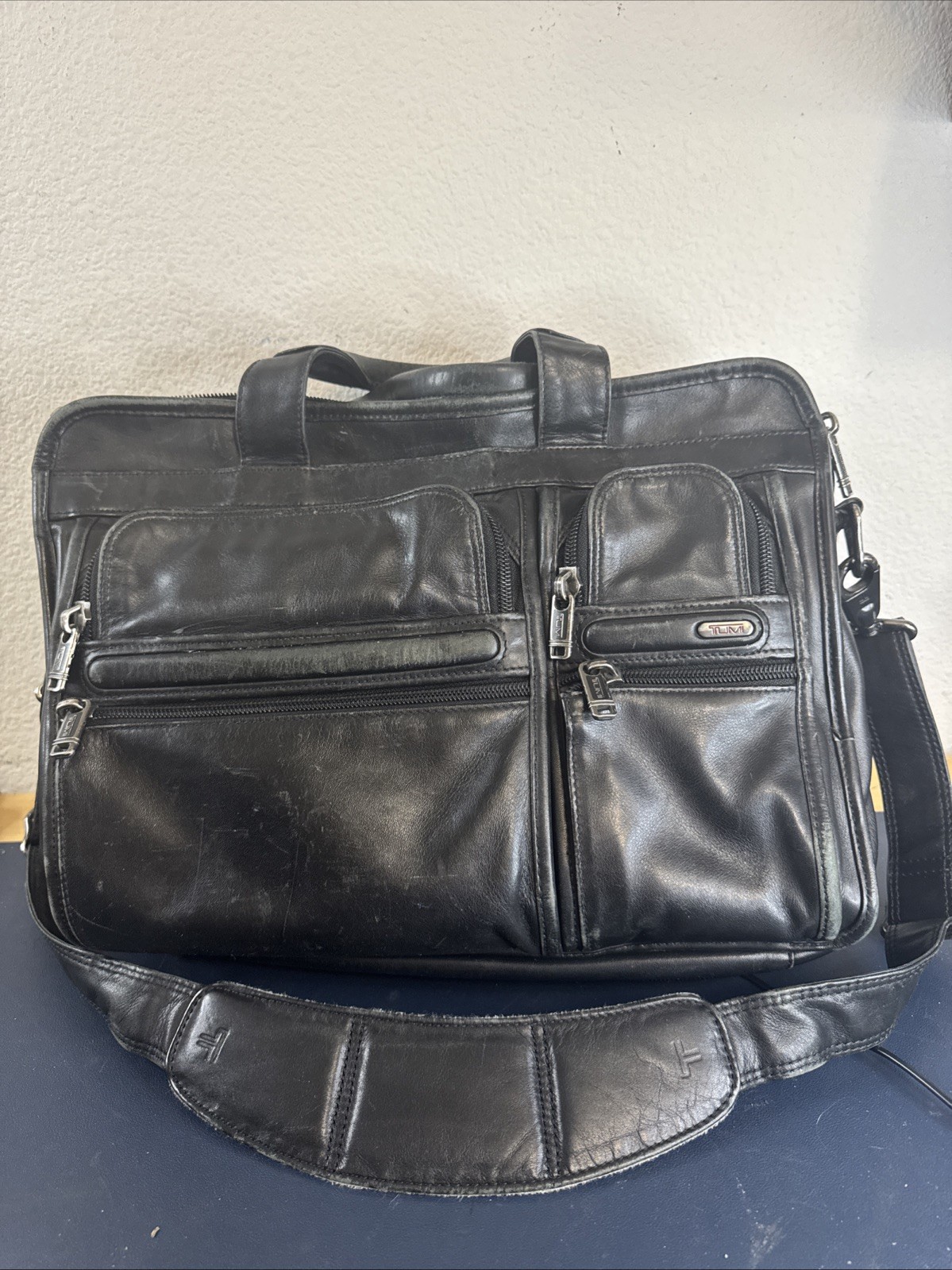 Tumi Black Leather Alpha Expandable Organizer Laptop Carryon Briefcase 96141D4