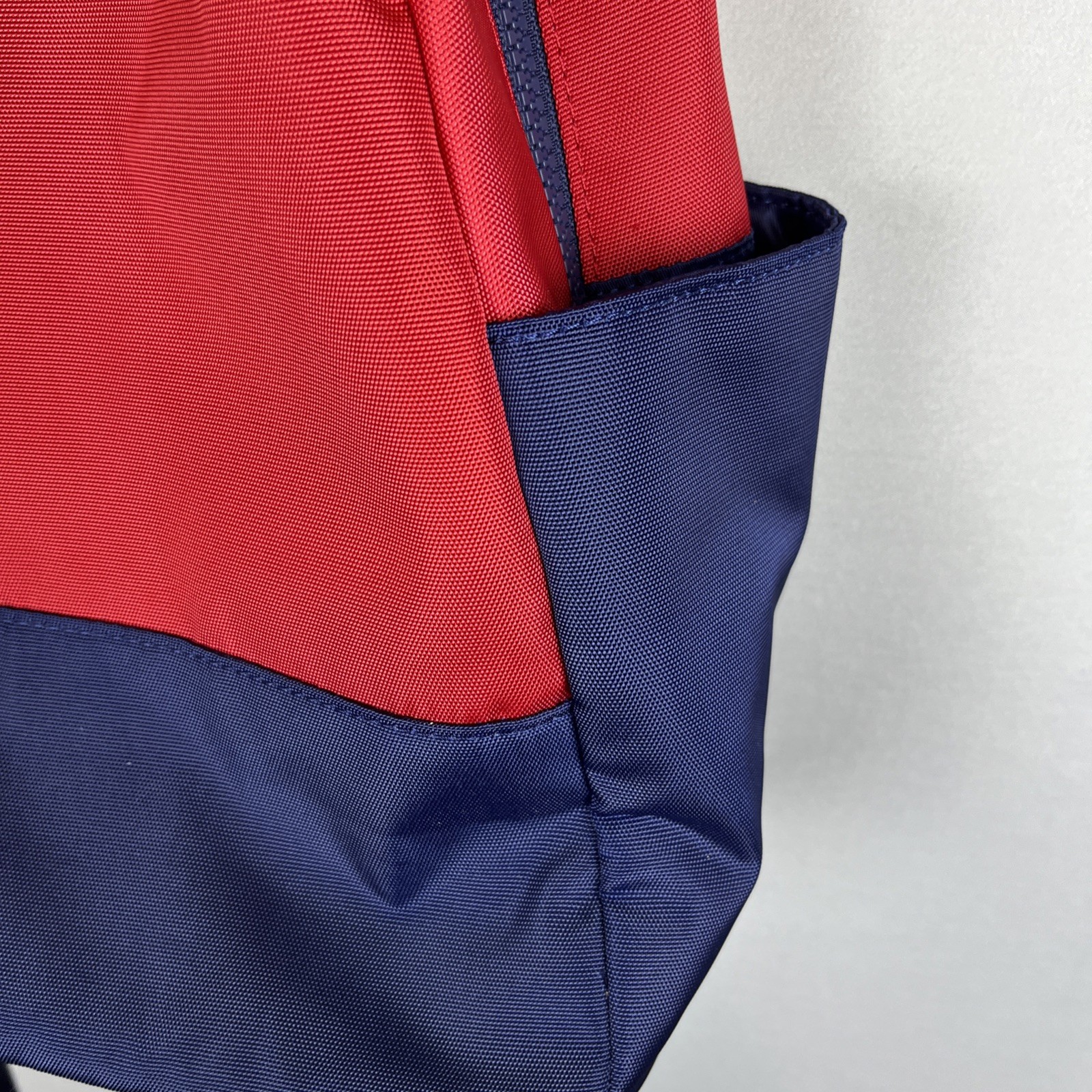 Vineyard Vines Red and Navy Blue Backpack School Work Beach New Without Tags