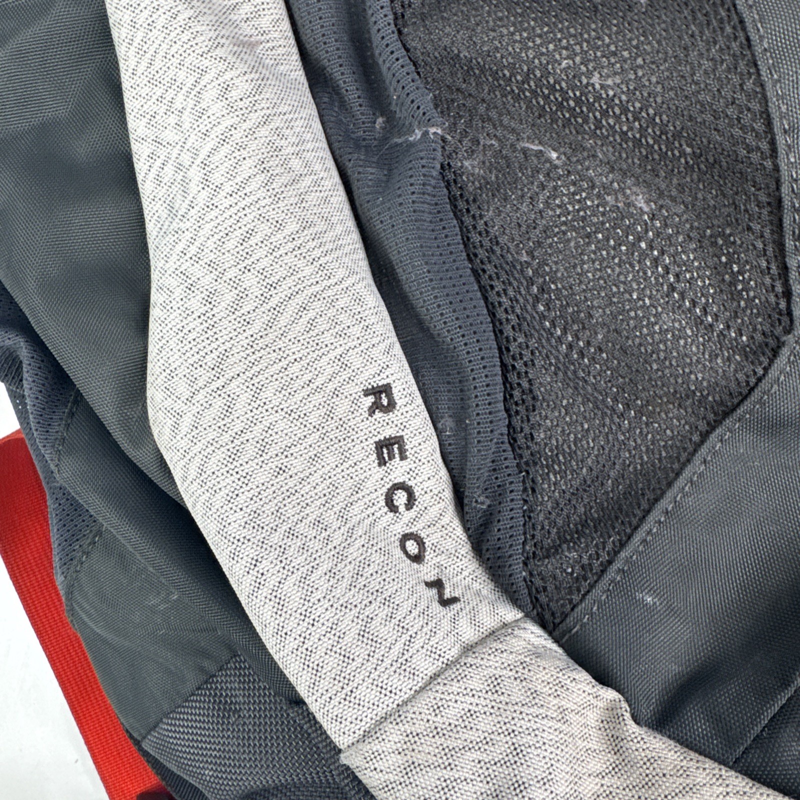 North Face Recon Backpack Gray/Red. Great bag for hiking, travel and school bag