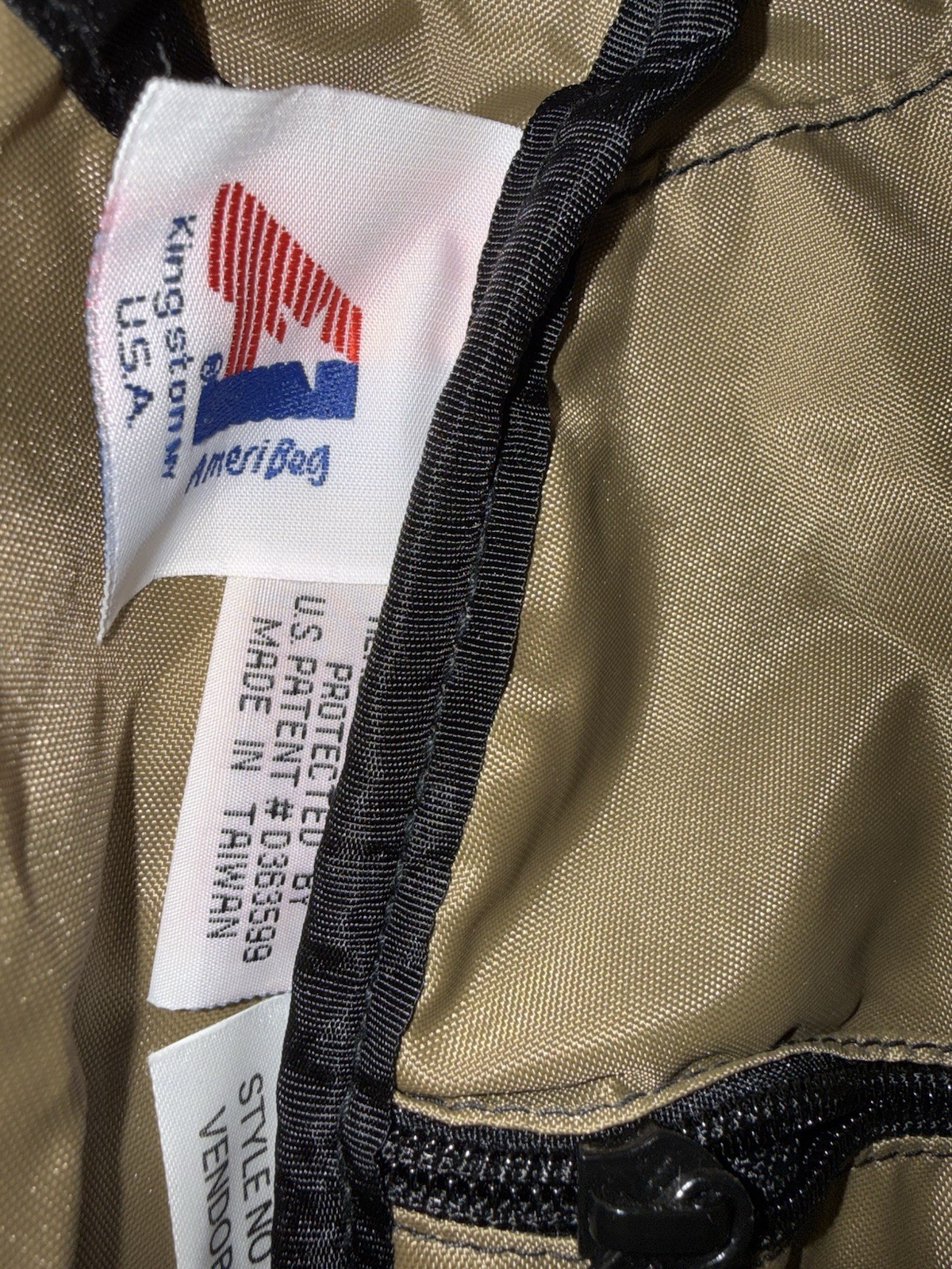 LL Bean Healthy Back Ameribag Sling Back Bag Black Adjustable Strap Zip Pockets