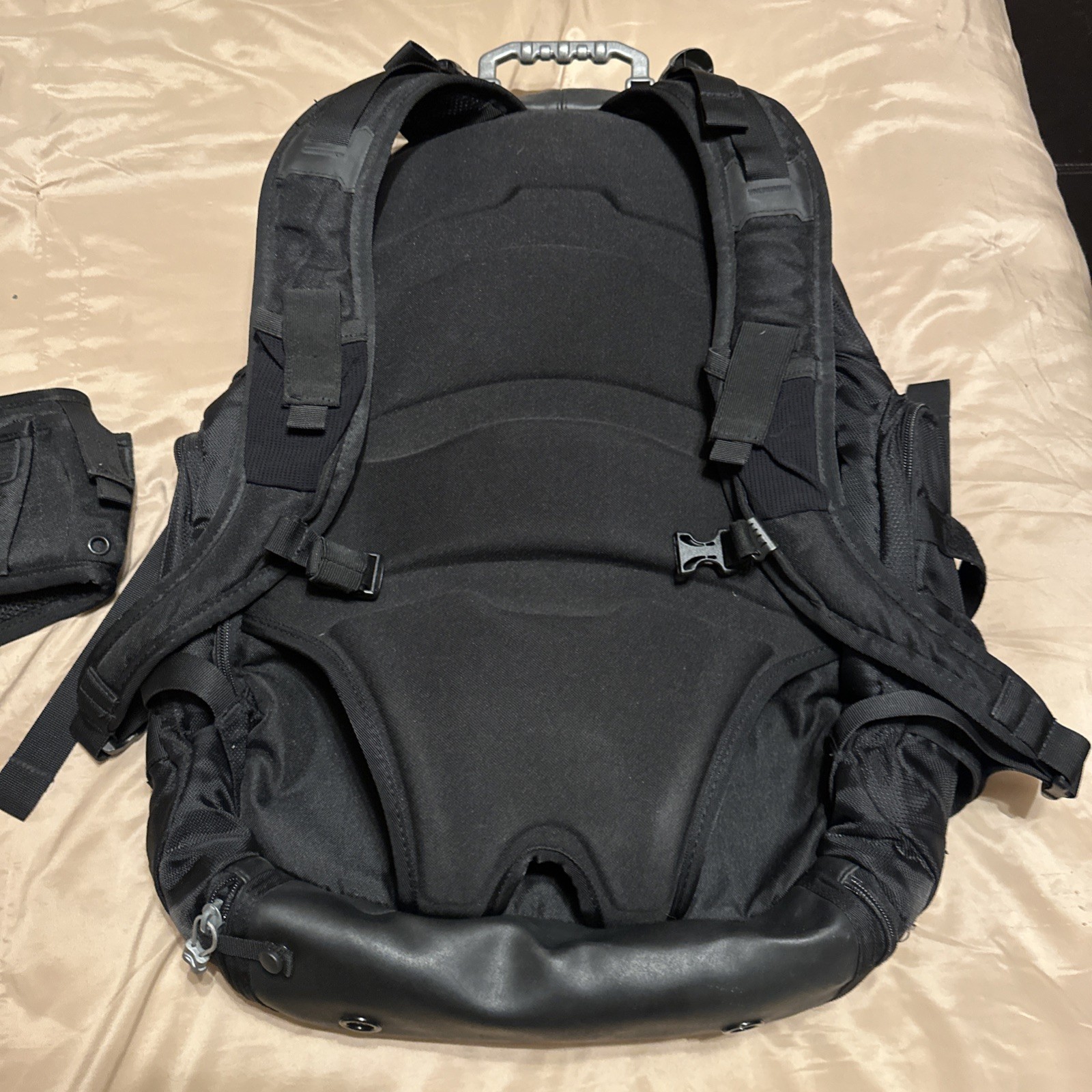 Oakley Tactical Field Gear Kitchen Sink Backpack Black.