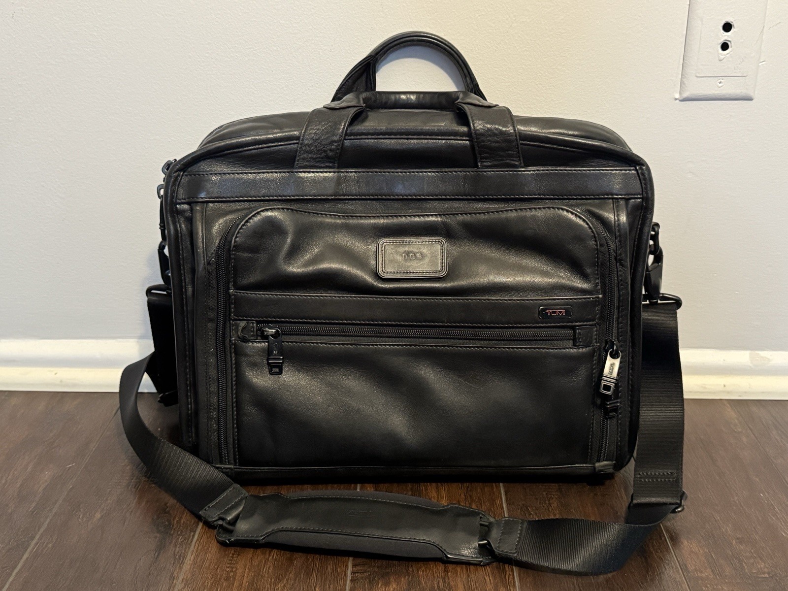 TUMI Leather Laptop Briefcase Black 96531DH – See Description