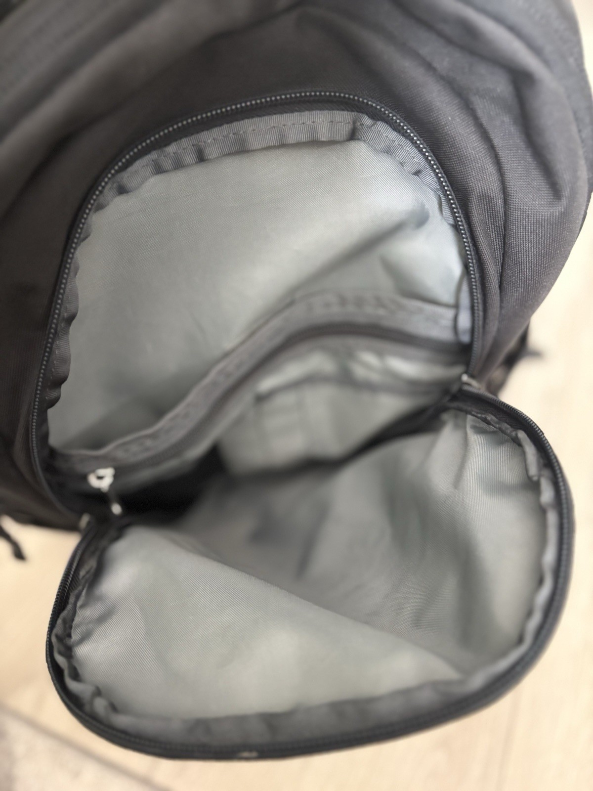 The North Face Vault Backpack Black FlexVent Laptop School Bag