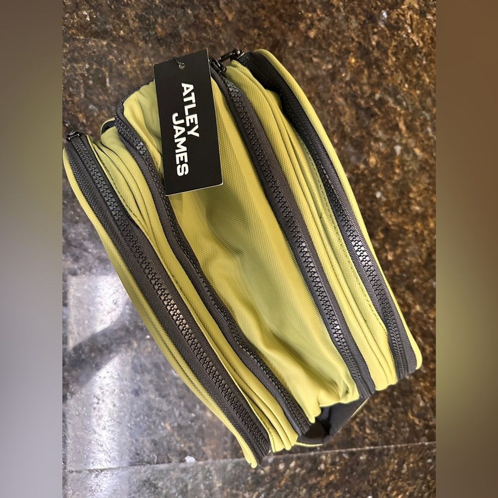 Atley James Harmon Toiletry Bag, Zipper Travel Grooming Bag, Olive Green NWT