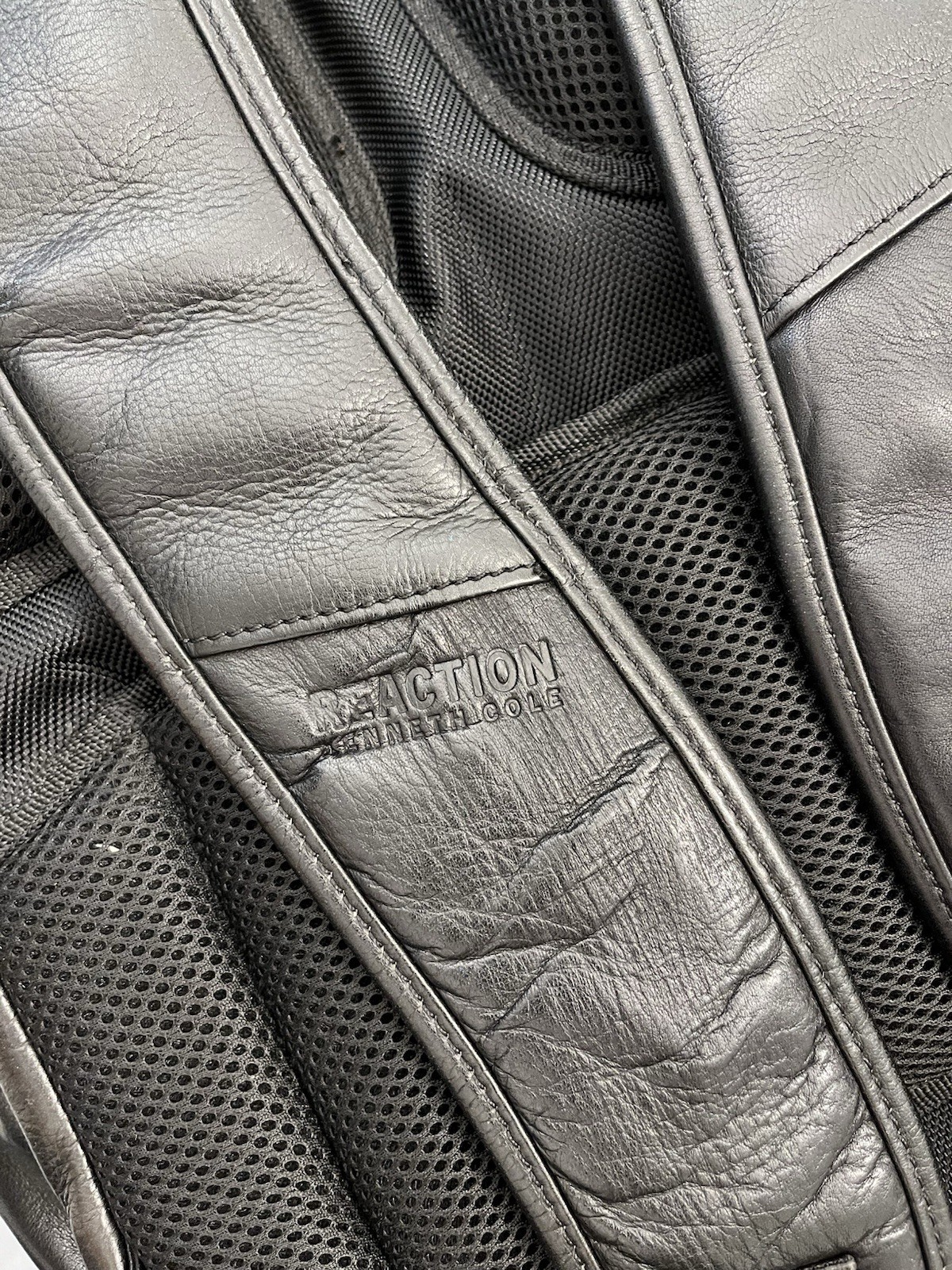 Kenneth Cole Reaction Manhattan Messenger Backpack Black 16″ Laptop $200 Retail