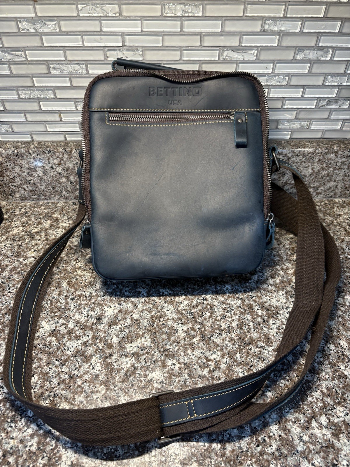 Bettino USA Genuine Leather Messenger Bag Black Never Carried