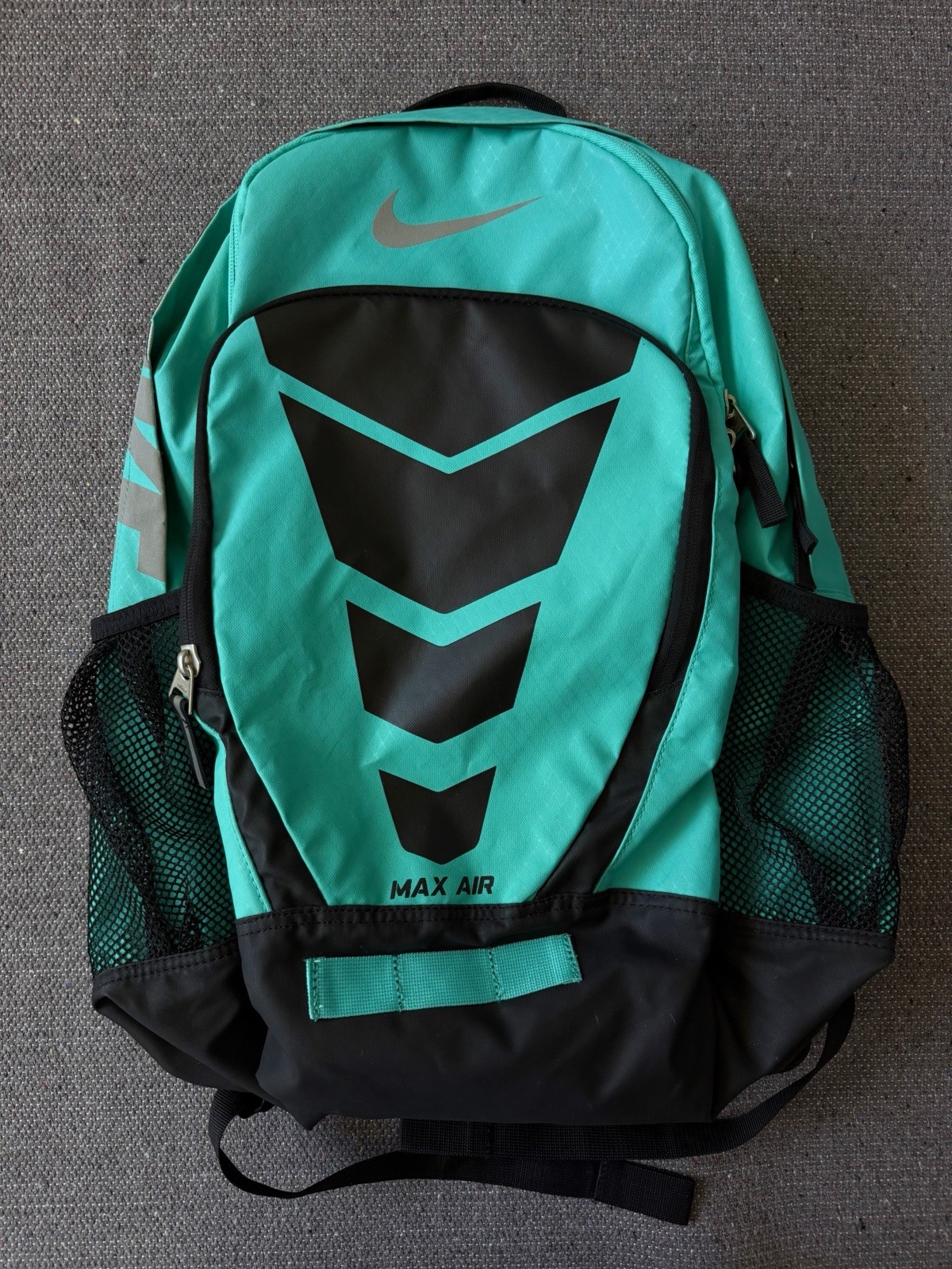 Nike Max Air Backpack Turquoise/Black Zip Adjustable Strap Padded Pockets