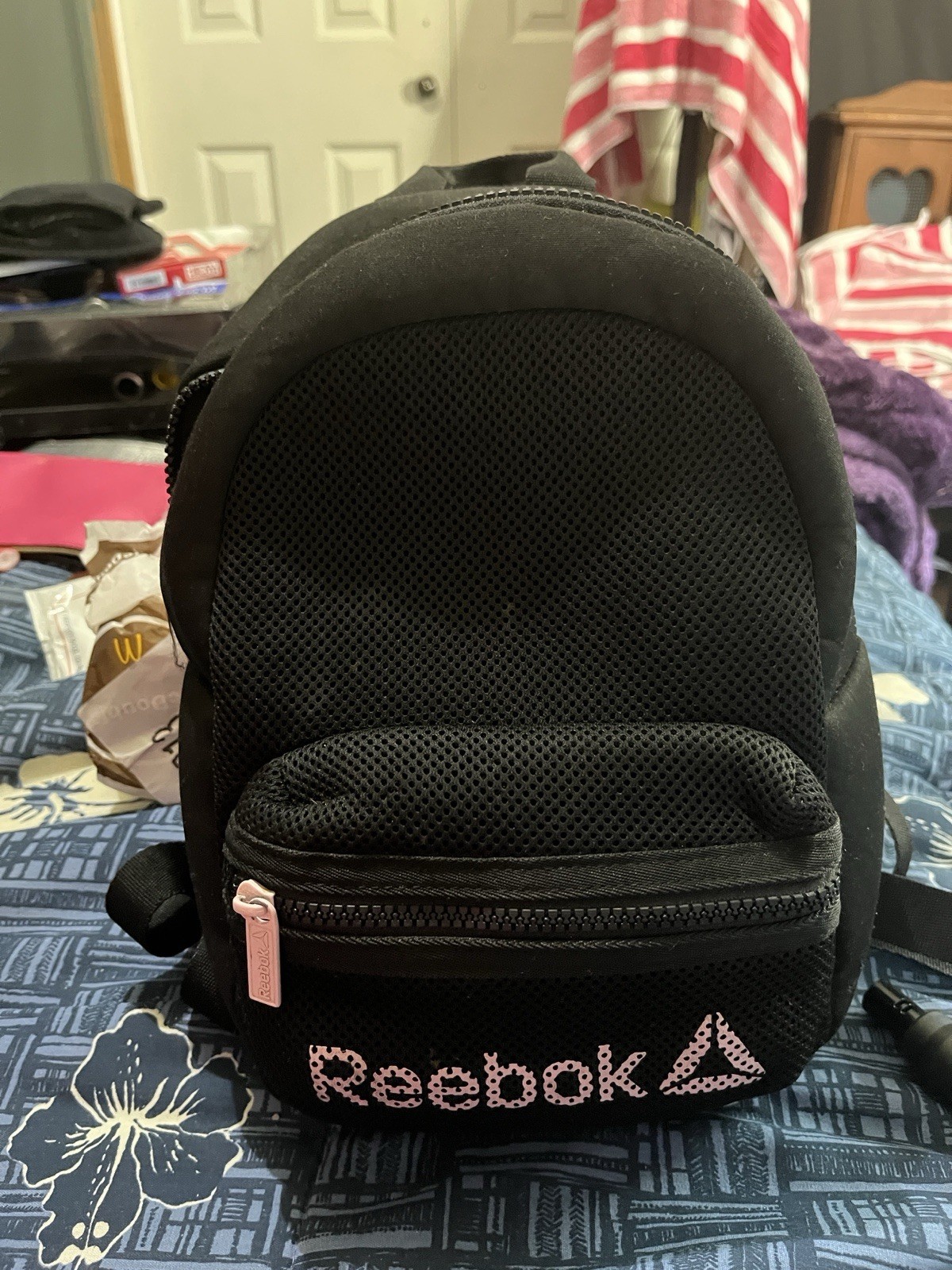 Reebok Mini Backpack Black/Pink Mesh Front Front Zip Pocket Adjustable Straps