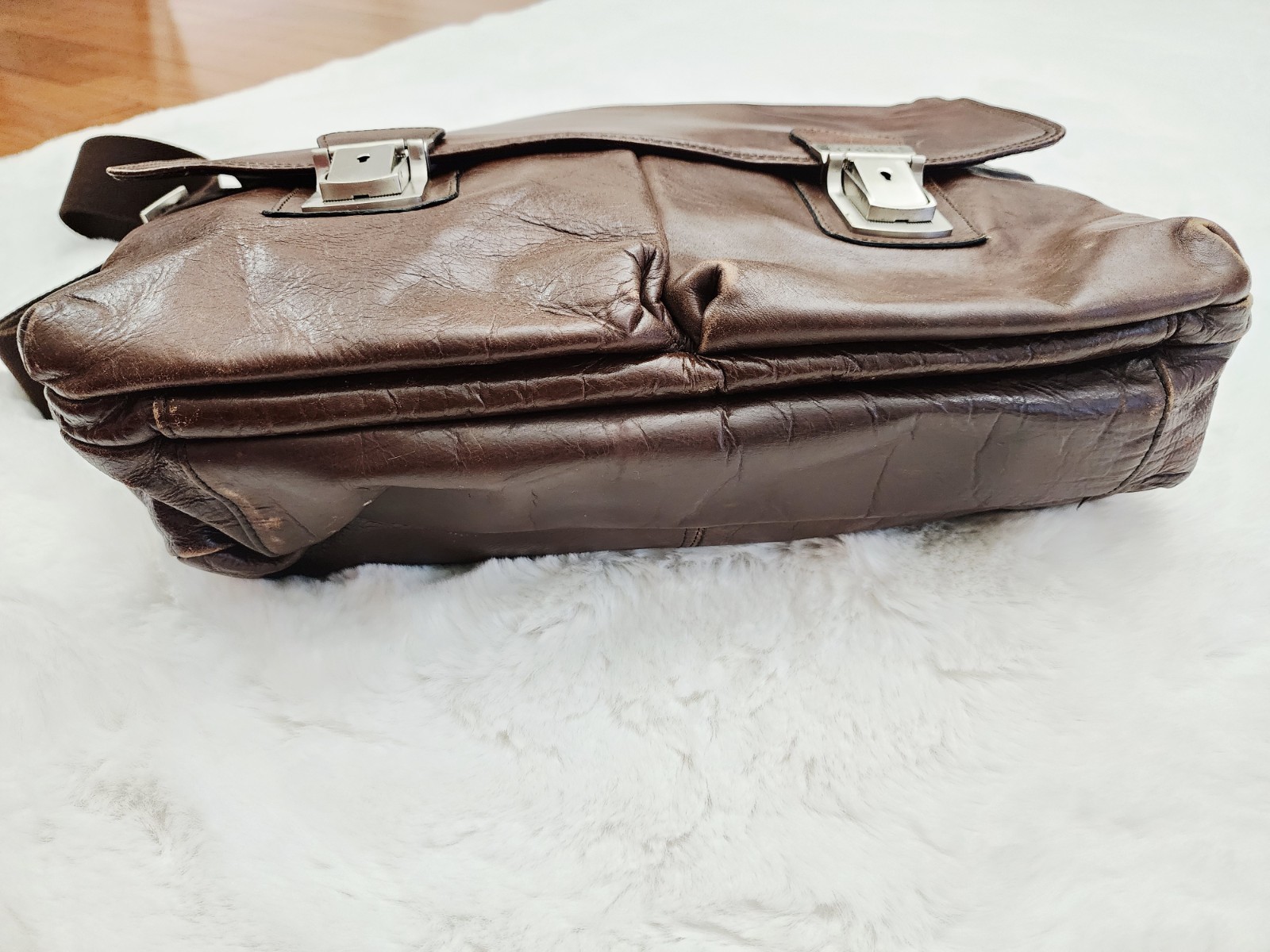 Kenneth Cole Reaction Dark Brown Genuine Leather Messenger Briefcase Crossbody