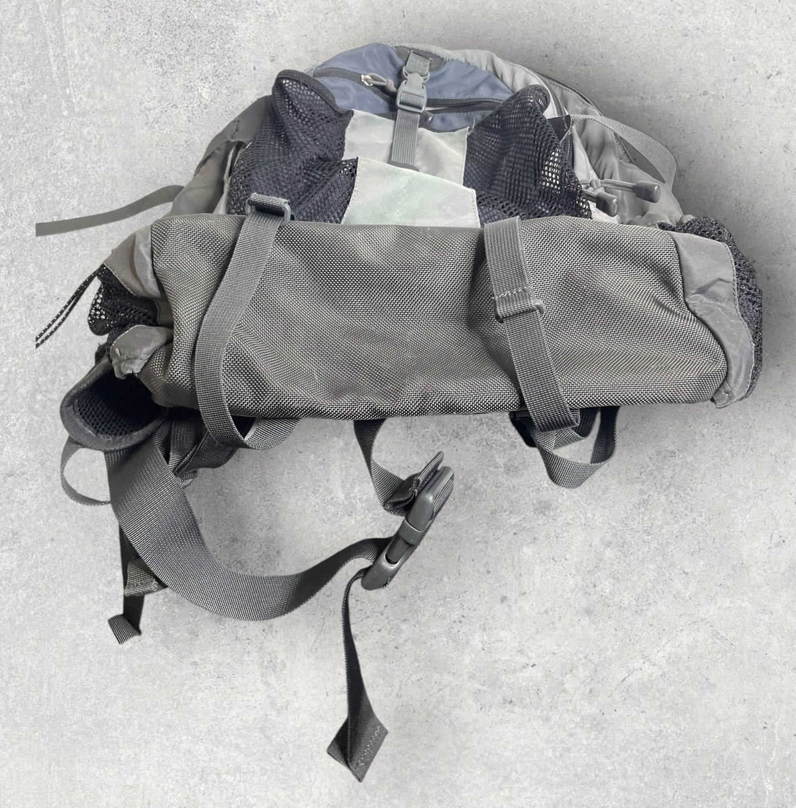 The North Face Recon Multifunctional Backpack Hiking Travel