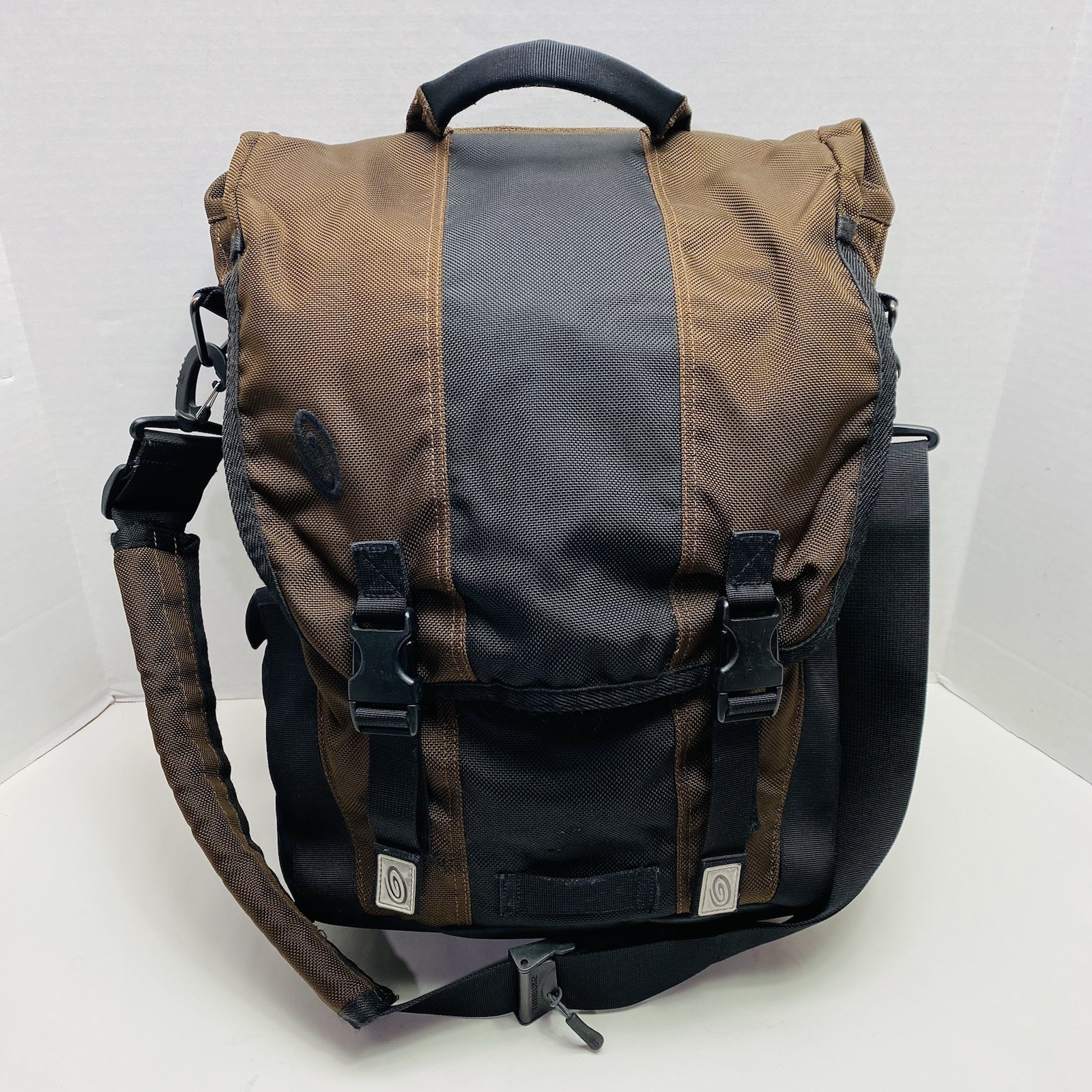 TIMBUK2 Medium Brown & Black Messenger Commute Bag Laptop Luggage Passthrough
