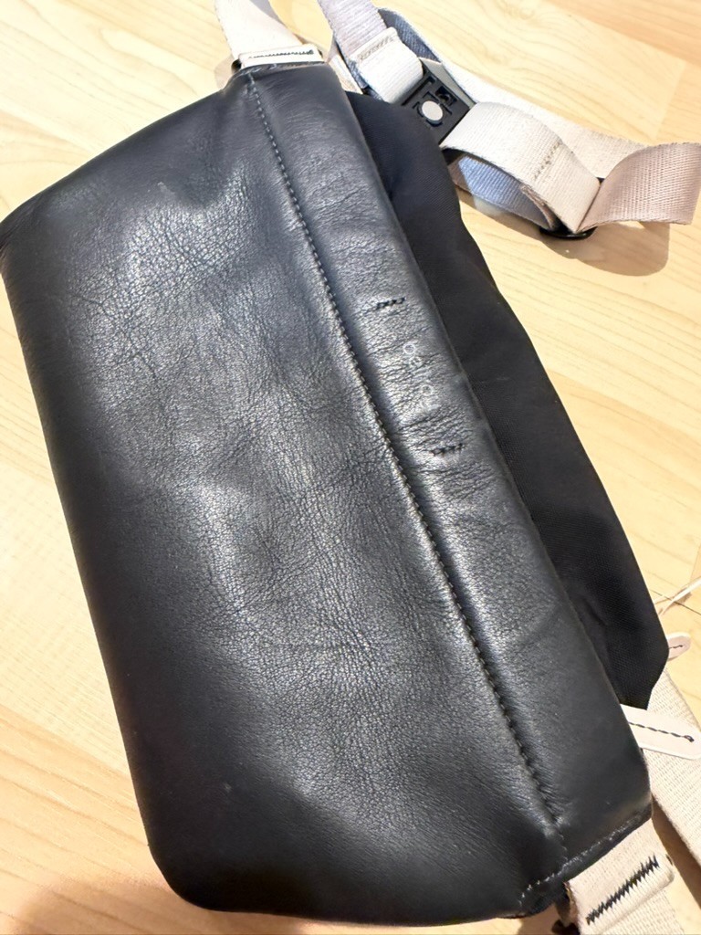 Bellroy Black Leather & Cream Nylon Sling Crossbody Bag Unisex 10L Outdoor