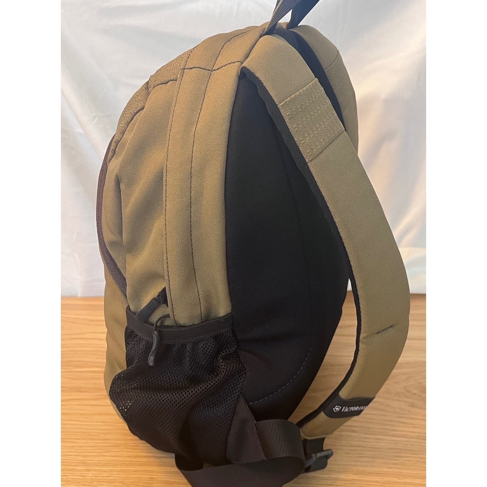 Victorinox Swiss Army Backpack Olive Green Black Compact Daypack Hiking Travel