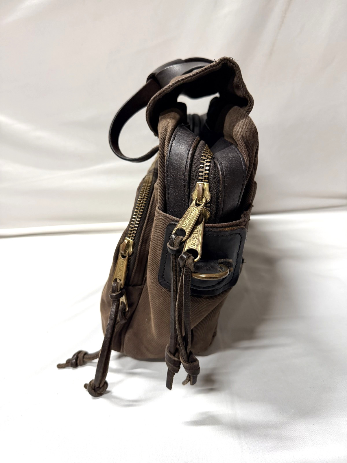 Filson Rugged Twill Padded Computer Bag Brown Made in USA STYLE:70258