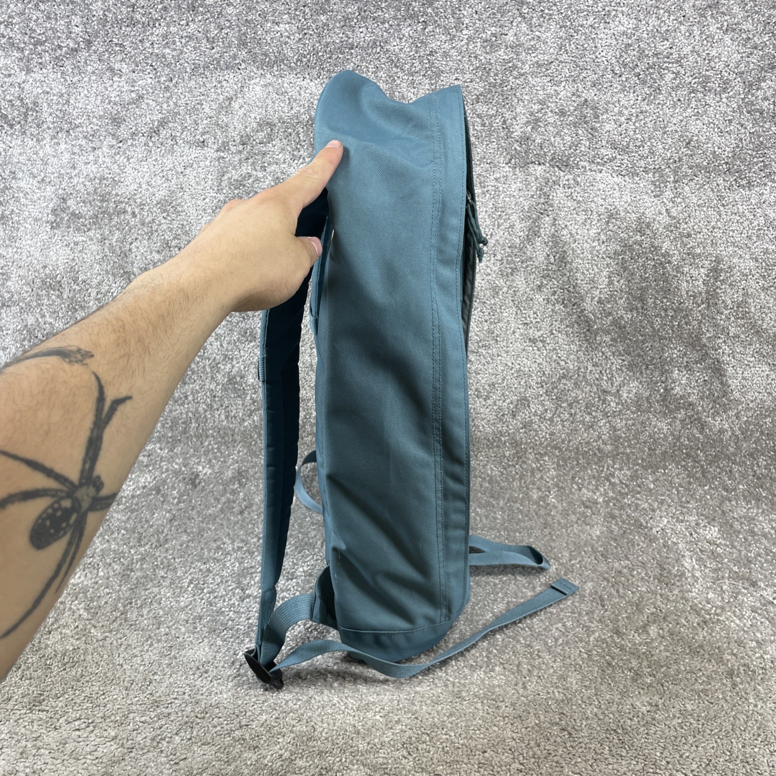 Patagonia Backpack Mens Arbor Daypack 20L Tasmanian Teal Outer Zipper Pockets