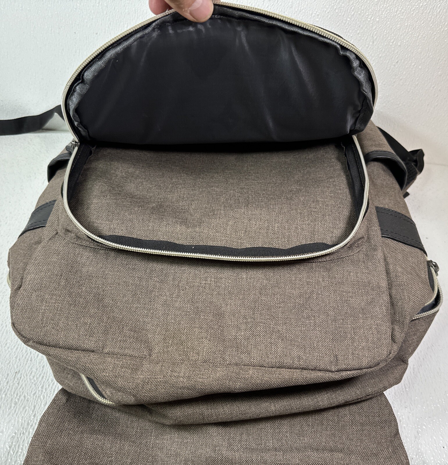 Ronyes Unisex 15″ Laptop Backpack with USB/Power Cable Port
