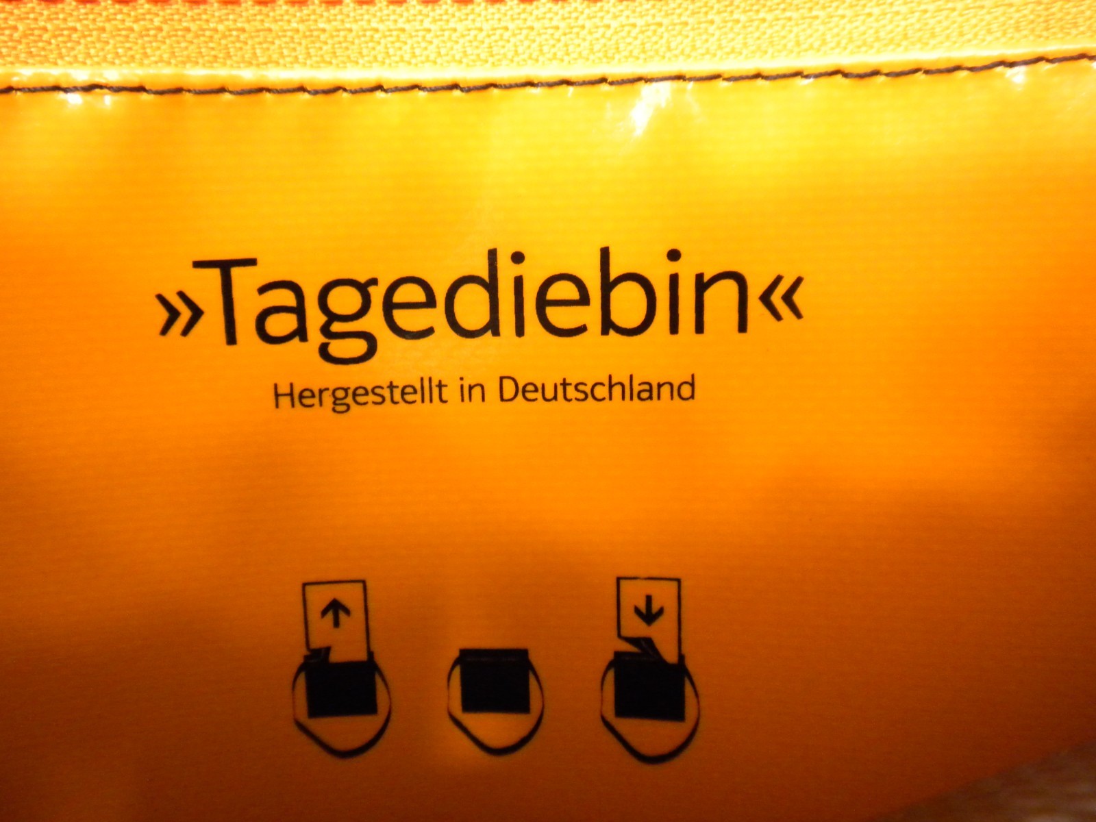 Tausche Tagediebin Messenger Bag Germany Stuttgart Metro Stadtbahn Red Black B