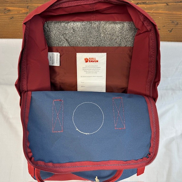 Fjallraven – Kanken Classic Pack, Small One Size,Royal Blue/Ox Red
