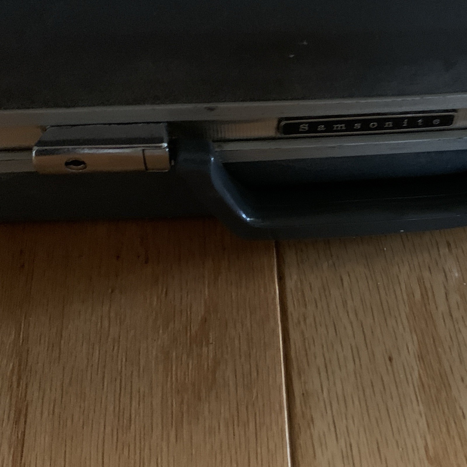 Samsonite Gray Hard-Sided Briefcase Push Lock Classic Business Top Handle