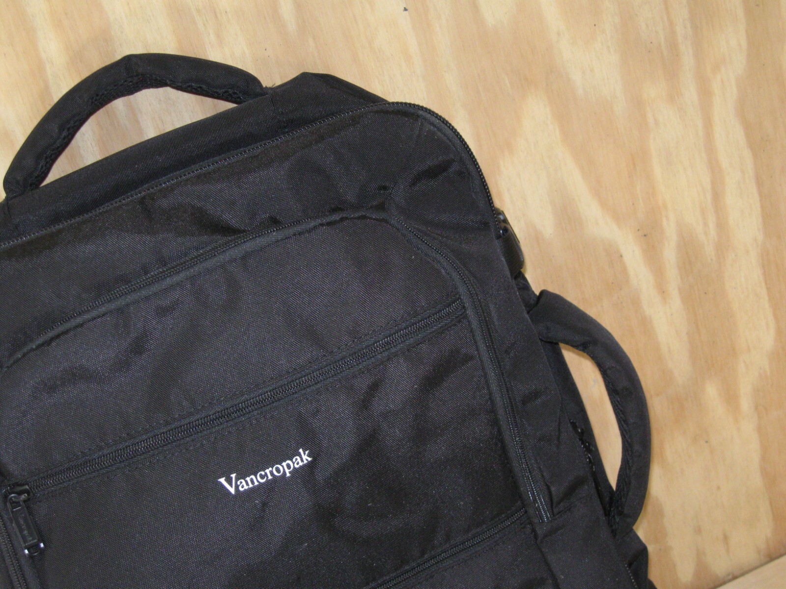 TRAVEL BACKPACK Vancropak 40L Flight Appvd Carry On Water Resistant Expandable
