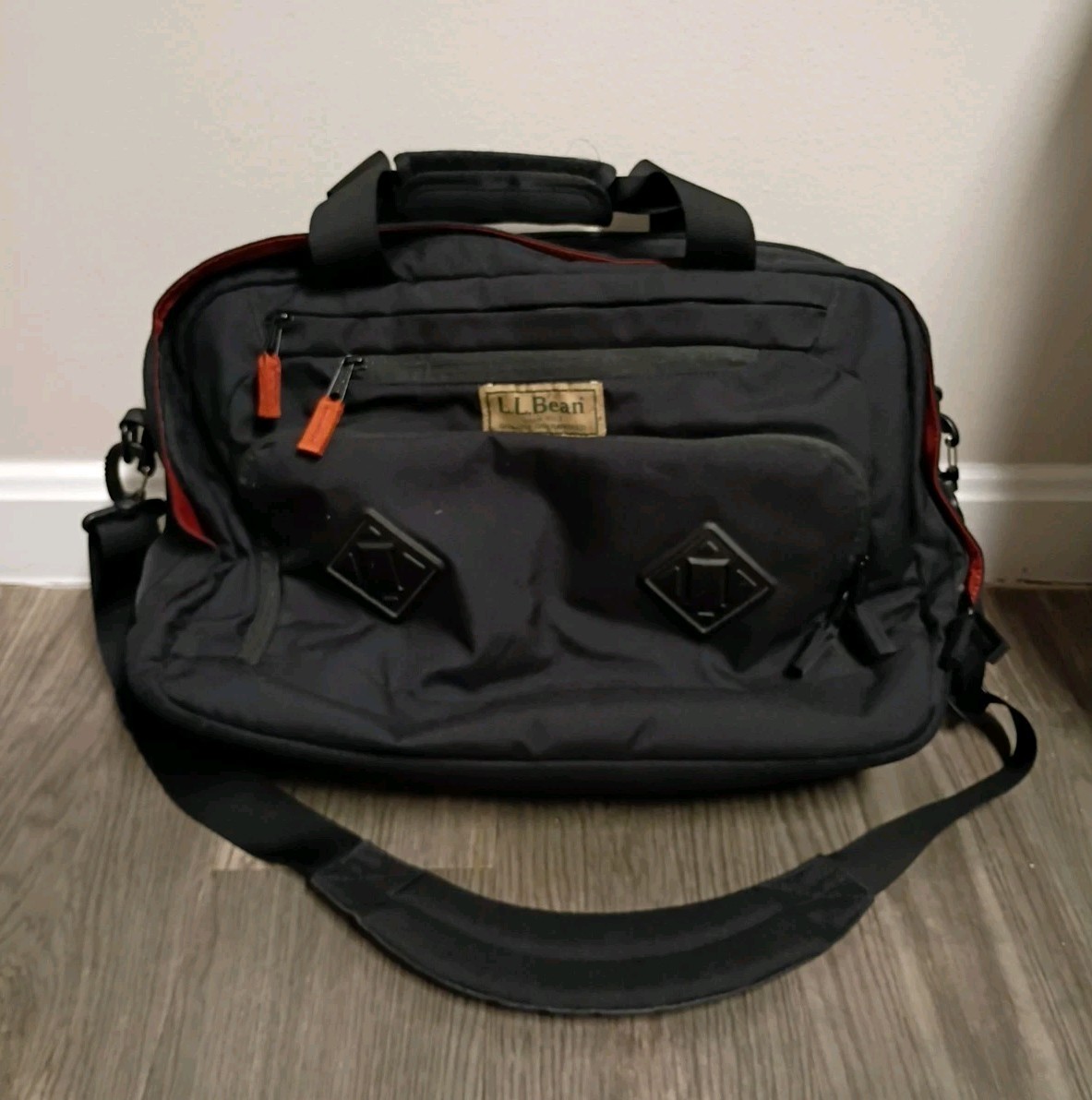 L.L. Bean Black Nylon Vintage Messenger Bag Laptop Shoulder Strap Handle Zip