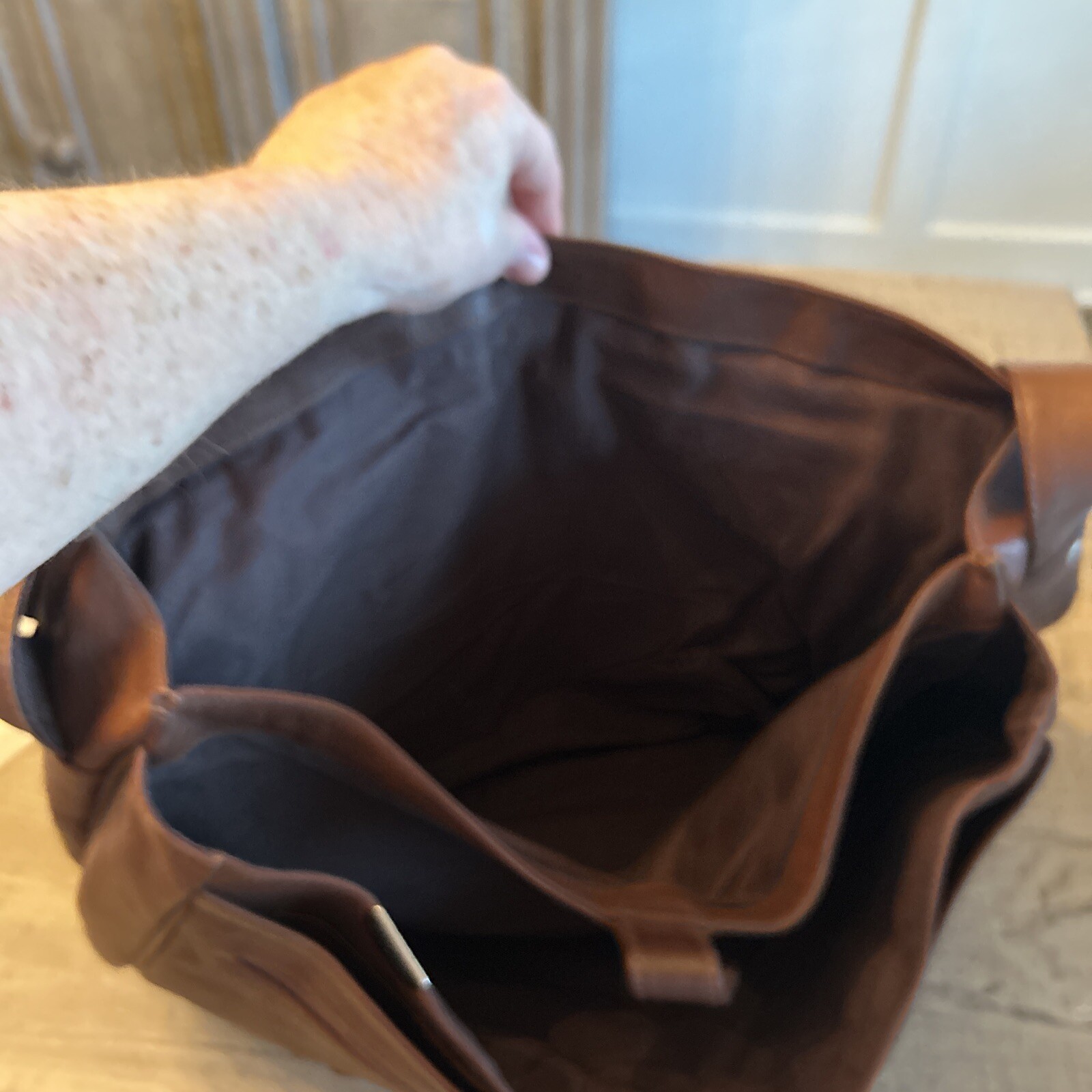 Lodis Cognac Briefcase Messenger Bag – Excellent condition, Luxury Leather