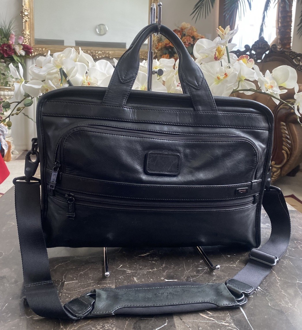 TUMI 96101DH Black All Leather Slim Laptop Business Shoulder Briefcase EUC, $650