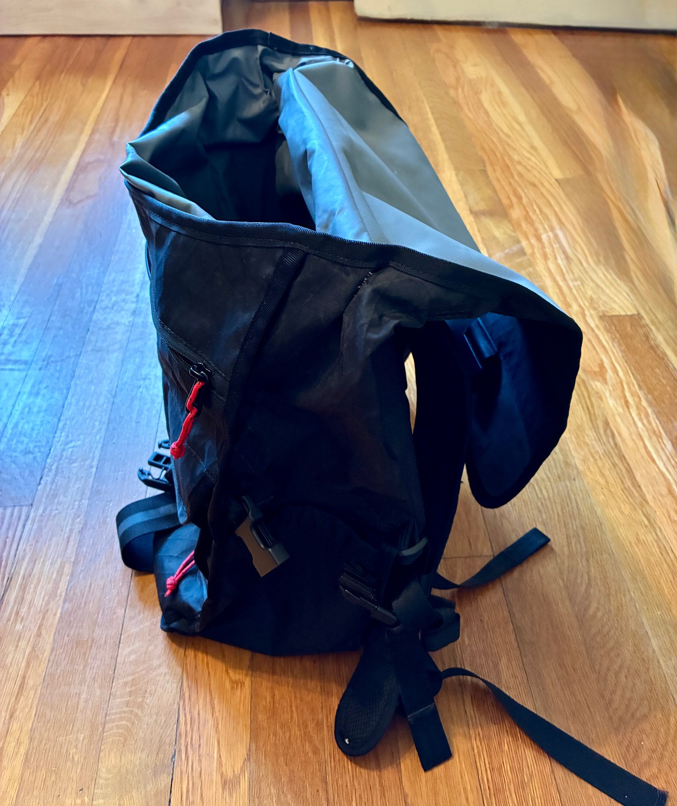 Chrome Industries Warsaw Backpack 30L – good condition, reflective black