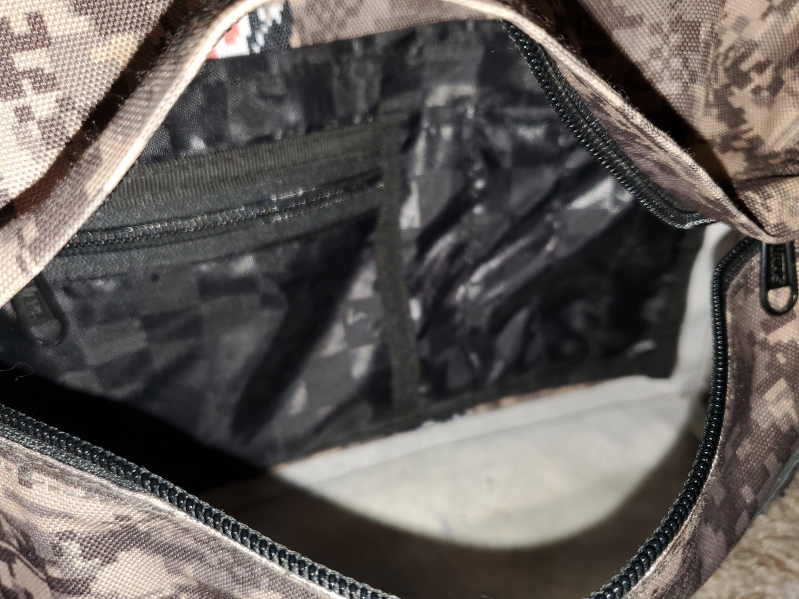 Vans X Nintendo Men’s old Skool II Duck Hunt Camo Backpack Bag