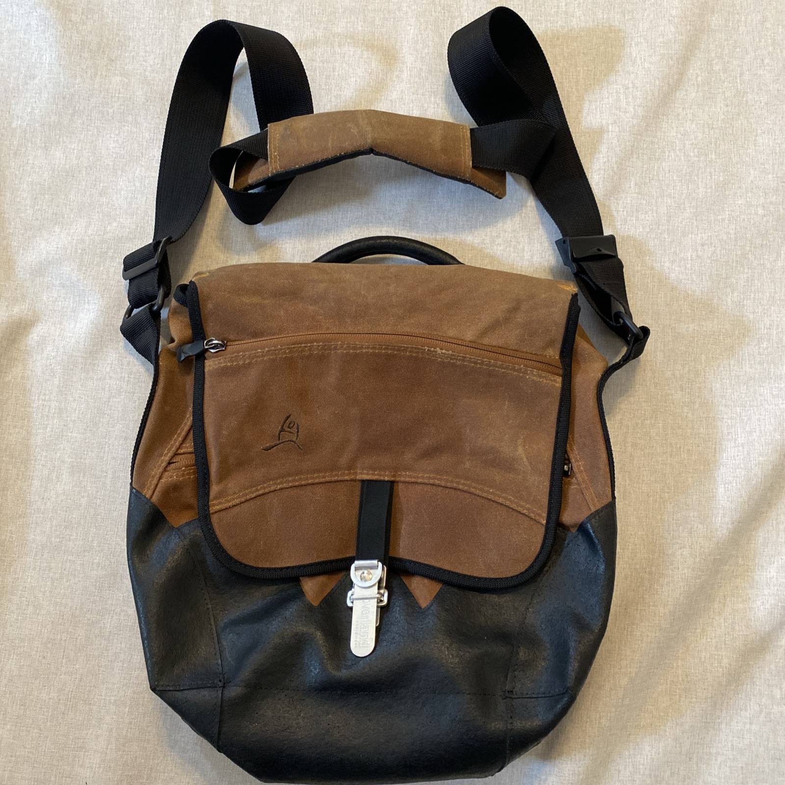 Overland Equipment Crossbody Messenger Bag 12″ Wide Padded Strap Canvas Leather