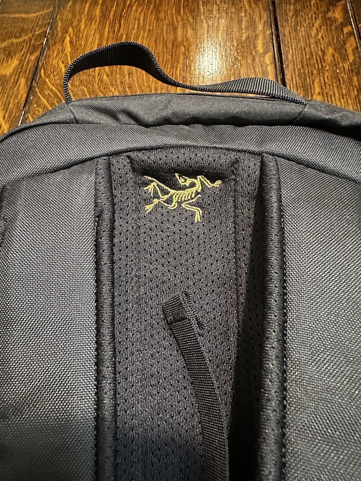Arc’teryx Backpack Mantis 26 Backpack Black Gold Logo 26 Litre Backpack Rare