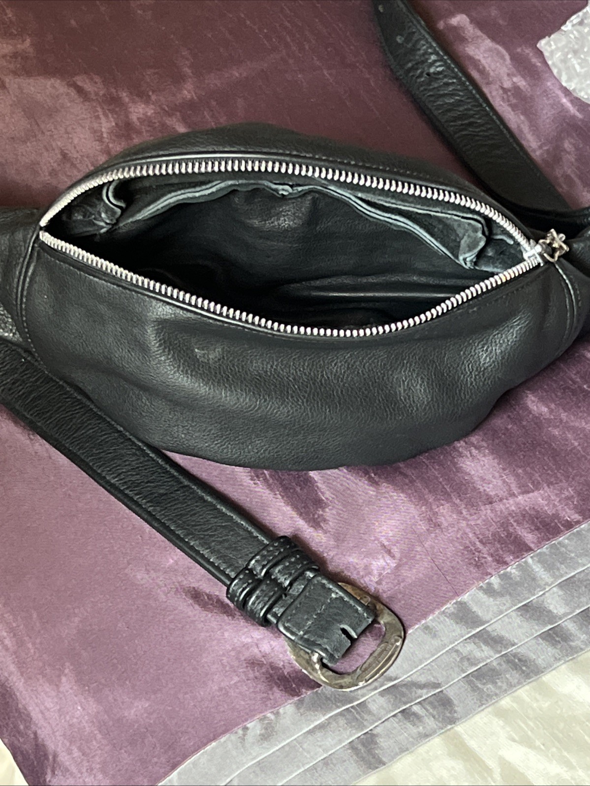 CHROME HEARTS Plain Snut Pack Body Bag Sterling leather unisex black