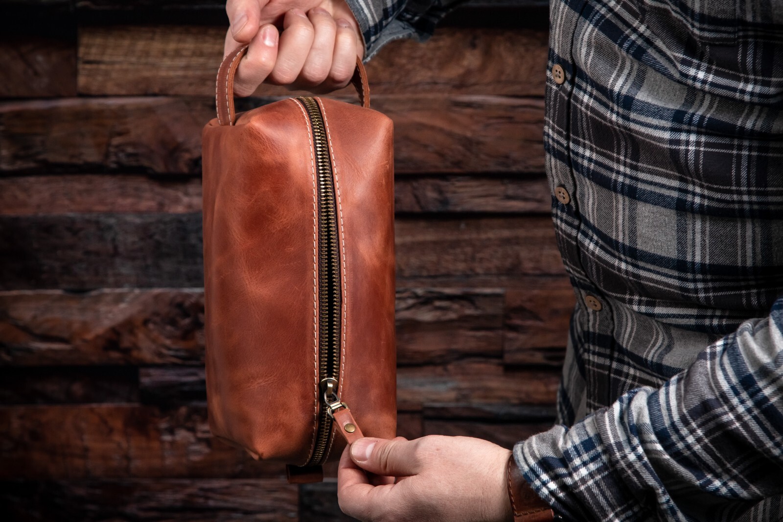 Personalized Genuine Leather Toiletry Bag For Men Dopp Kits For Him Wash Bag