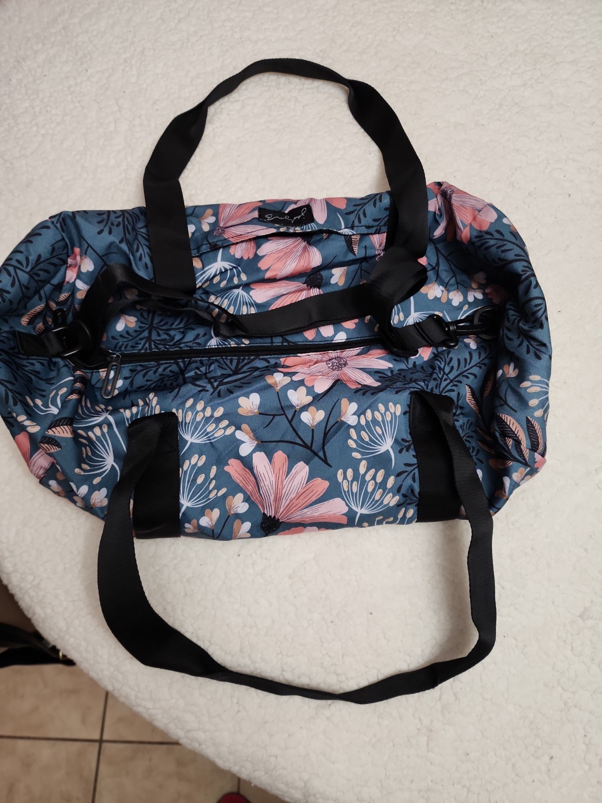 Jadyn B 19″ Barrel Women’s Duffel Bag Navy Floral RN146053 100% polyester China